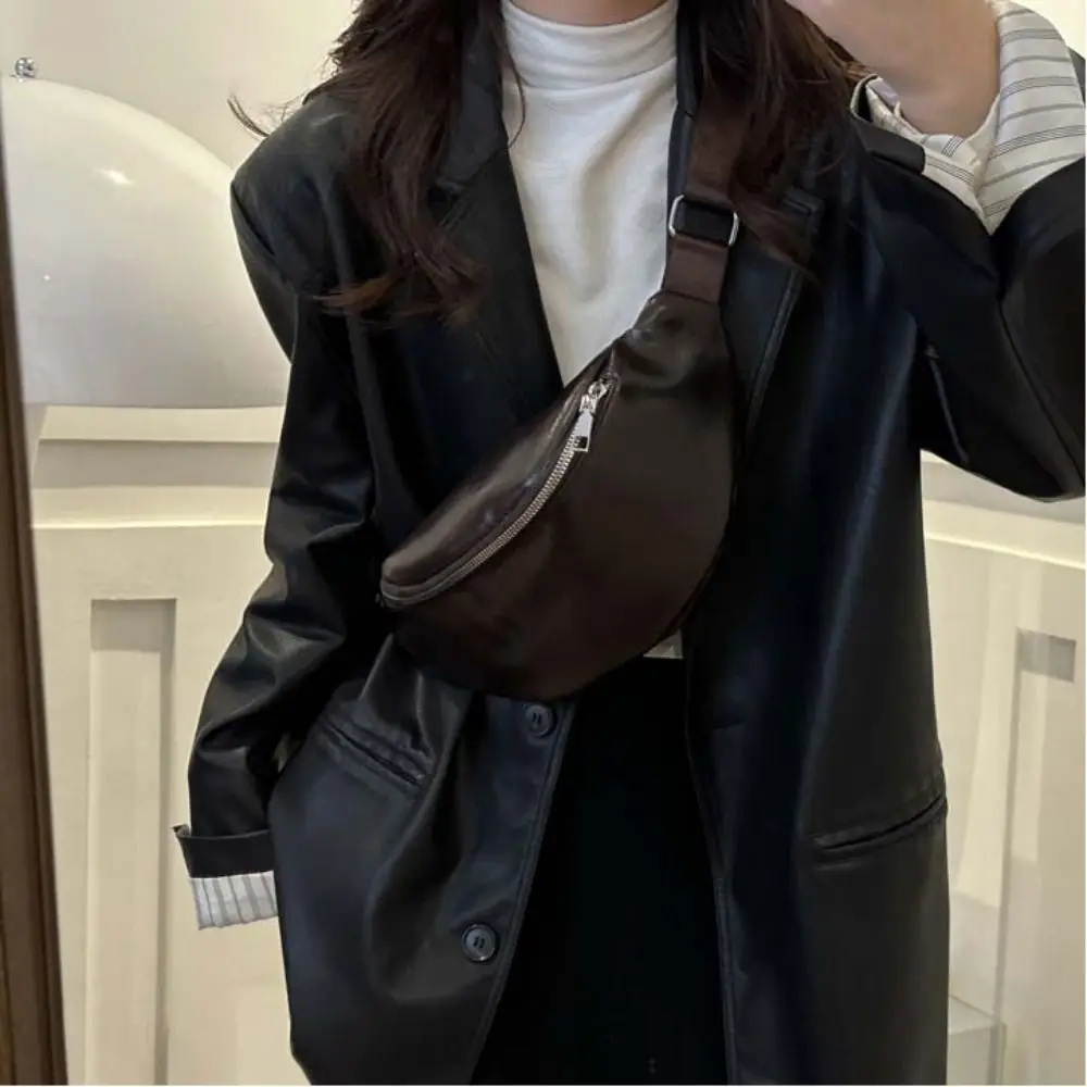 Casual Fanny Packs PU Chest Bag Solid Color Half Moon Bag Banana Bag Korean Style Large Capcity Crossbody Waist Pack Women
Casual Fanny Packs PU Chest Bag Solid Color Half Moon Bag Banana Bag Korean Style Large Capcity Crossbody Waist Pack Women