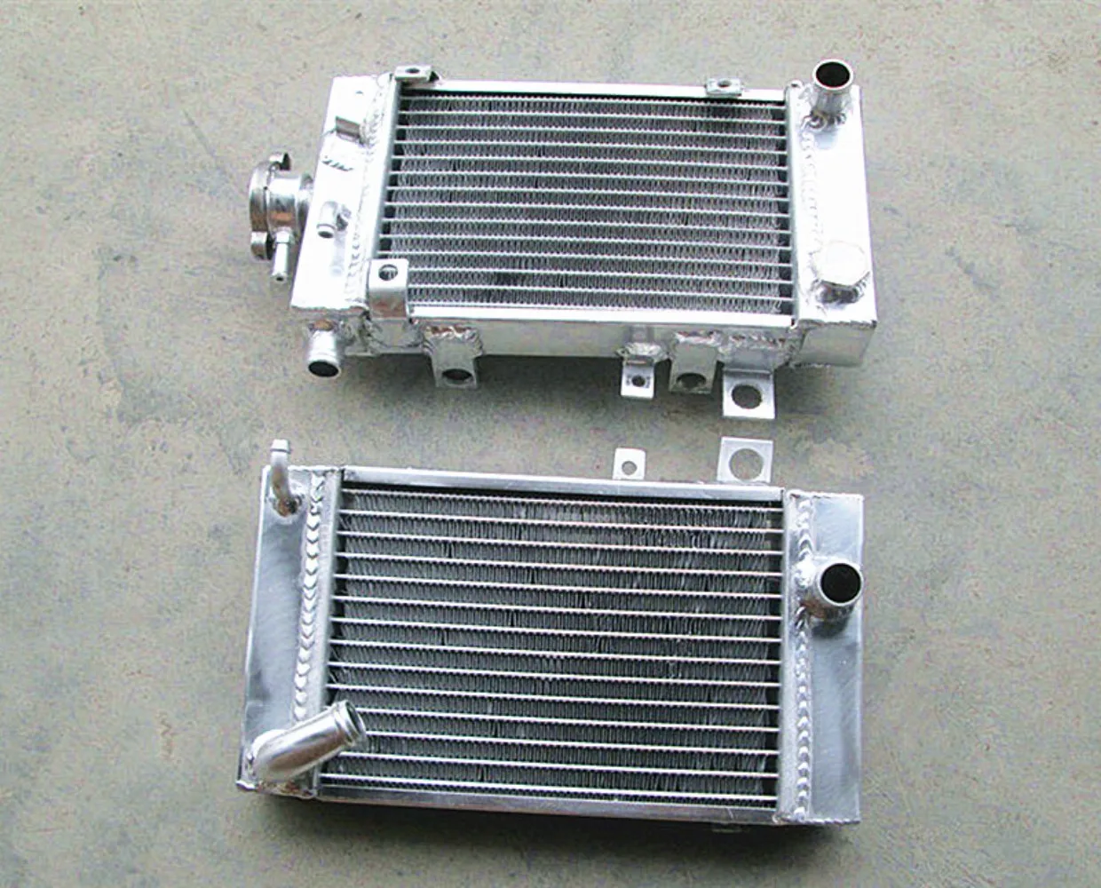 For 1990-2000 Honda XRV750 XRV 750 Africa Twin Aluminum Radiator Cooler Cooling Coolant 1990 1991 1992 1993 1994 1995 1996 1997
For 1990-2000 Honda XRV750 XRV 750 Africa Twin Aluminum Radiator Cooler Cooling Coolant 1990 1991 1992 1993 1994 1995 1996 1997