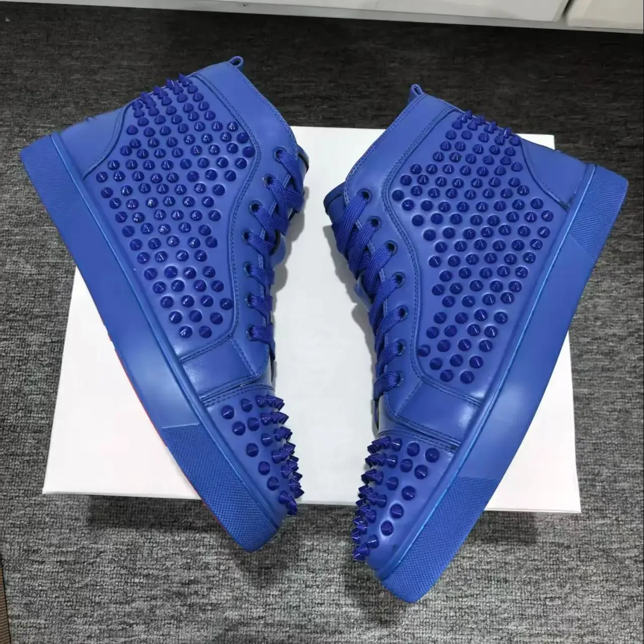 Dark Blue Rivets Leather Breathable Men's Sneakers Round Toe Lace-Up High-Top Casual Sports Shoes Male Flat Sole Fashion Shoes
Dark Blue Rivets Leather Breathable Men's Sneakers Round Toe Lace-Up High-Top Casual Sports Shoes Male Flat Sole Fashion Shoes