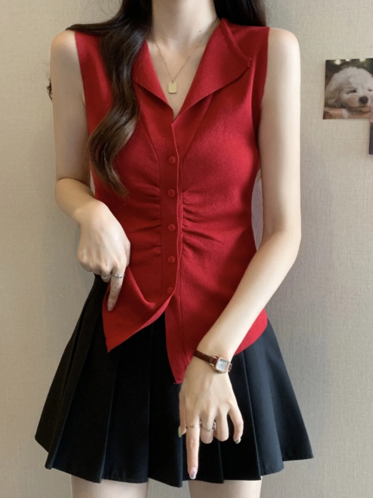 Red Sleeveless Knitted V-Neck Ice Silk Vest Top Women's Summer Outerwear plus Size Slimming High-End Feelings Fashionable
Red Sleeveless Knitted V-Neck Ice Silk Vest Top Women's Summer Outerwear plus Size Slimming High-End Feelings Fashionable