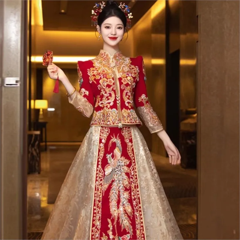 A new thin champagne-colored Chinese-style wedding dress for toasting
A new thin champagne-colored Chinese-style wedding dress for toasting