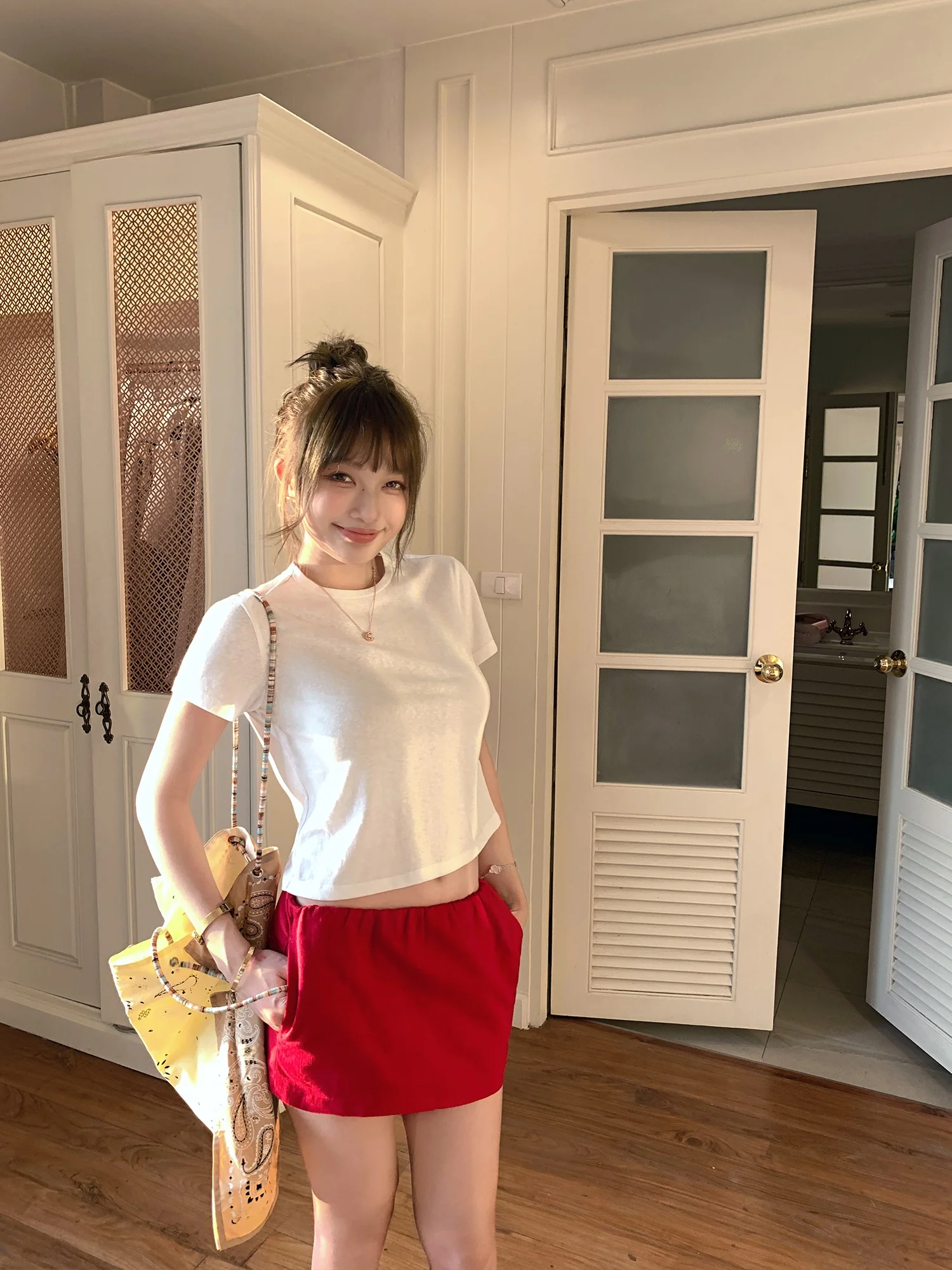 Chen Mi Fan Zero Sensation Ultra Basic round Neck Short Sleeve Knitted Light Weight Loose Fit T-Shirt for Women Casual Style
Chen Mi Fan Zero Sensation Ultra Basic round Neck Short Sleeve Knitted Light Weight Loose Fit T-Shirt for Women Casual Style