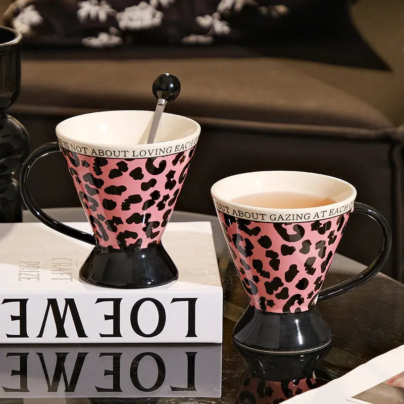 New Arrival Pink Leopard Print Ceramic Mug High-Appearance Home Office Coffee Cup Birthday Gift For Her
New Arrival Pink Leopard Print Ceramic Mug High-Appearance Home Office Coffee Cup Birthday Gift For Her