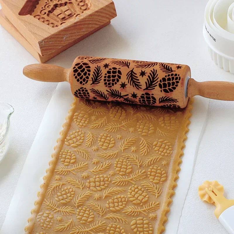 Christmas wooden pine cone and needle leaf printing carving rolling pin embossed cookie stick
Christmas wooden pine cone and needle leaf printing carving rolling pin embossed cookie stick