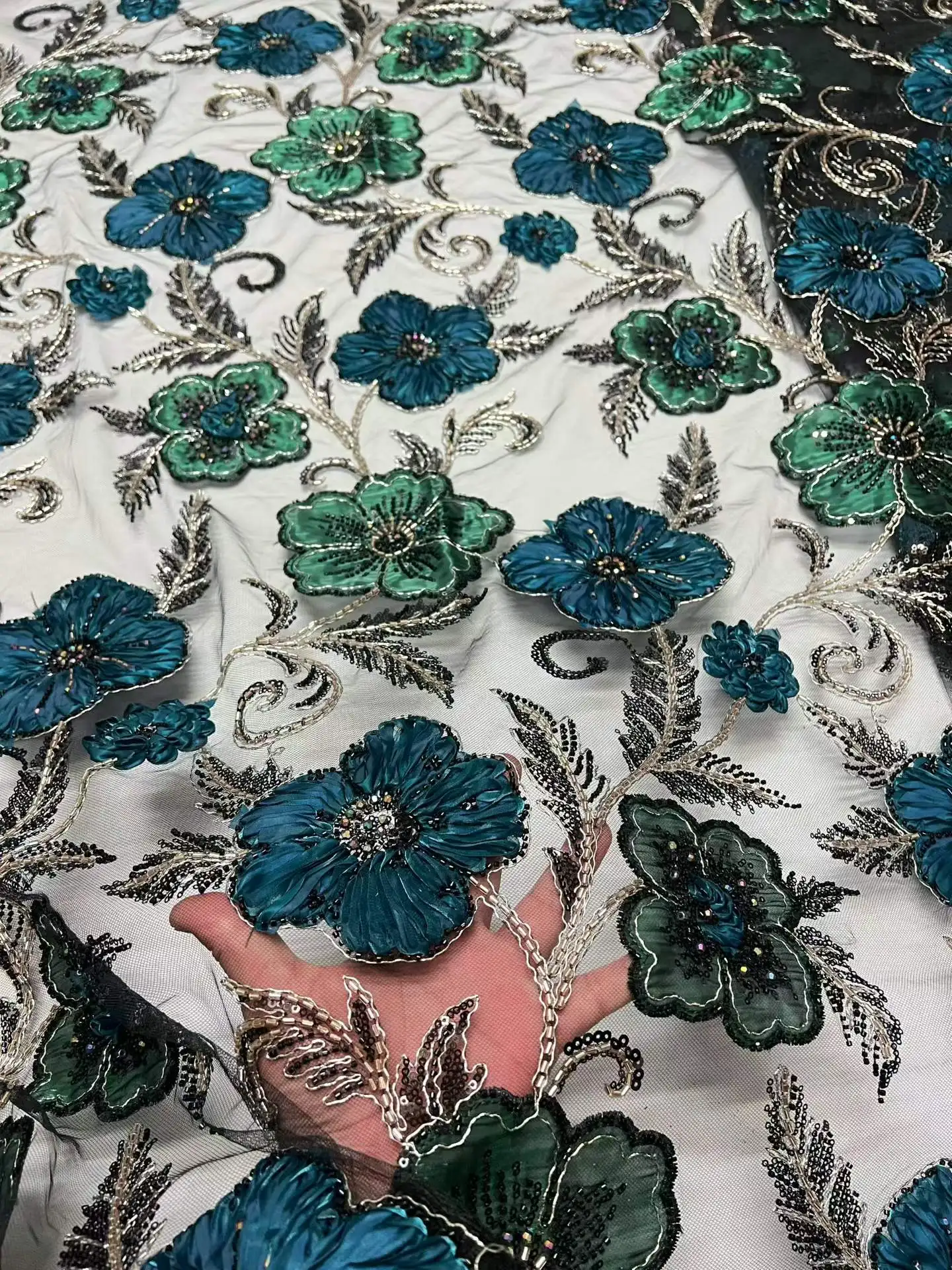 Nigerian Sequins Lace African Beads Lace Fabric 2026 High Quality 5Yards African French Tulle Net Lace For Wedding Party Dress
Nigerian Sequins Lace African Beads Lace Fabric 2026 High Quality 5Yards African French Tulle Net Lace For Wedding Party Dress