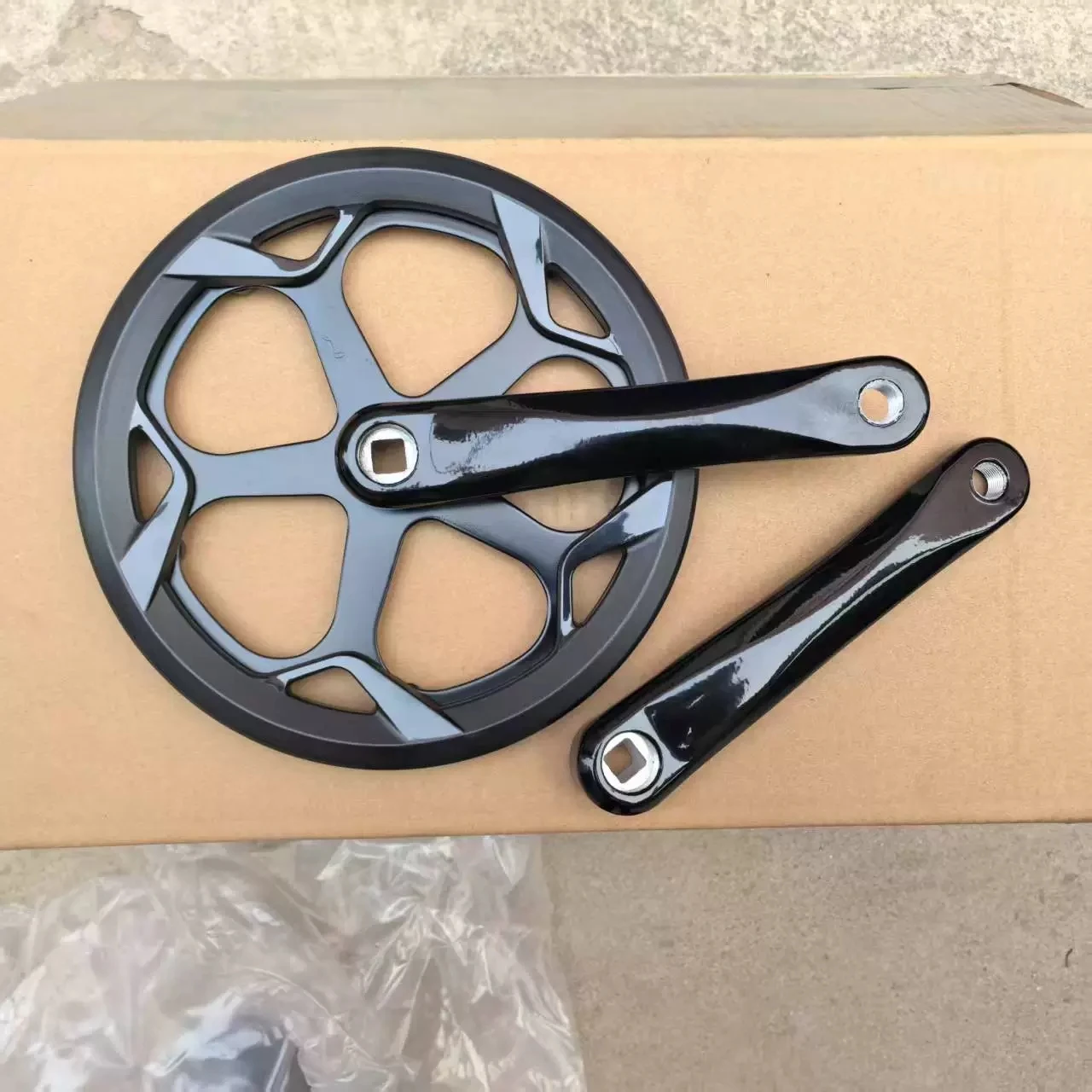 Folding bike 52T chainring aluminum alloy crank 170MM speed change single speed P8 SP18 bike crank set
Folding bike 52T chainring aluminum alloy crank 170MM speed change single speed P8 SP18 bike crank set
