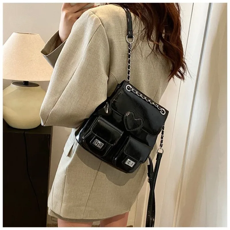 Love Design Women's Backpack 2026 New Versatile Chain Backpack Fashion Travel Small Schoolbag Women Temperament Commuting Bags
Love Design Women's Backpack 2026 New Versatile Chain Backpack Fashion Travel Small Schoolbag Women Temperament Commuting Bags