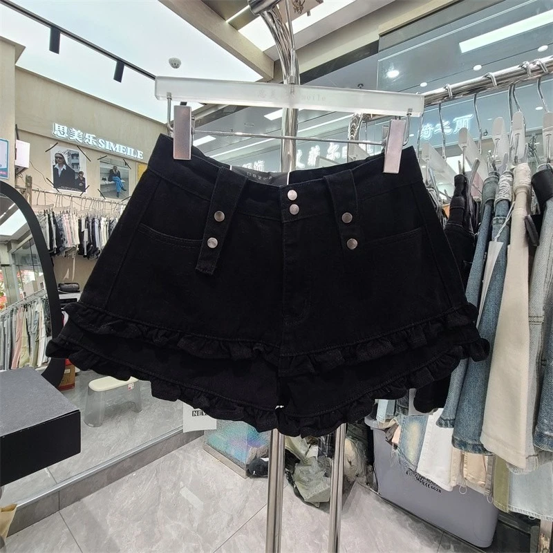 Street style ruffle edge denim hot pants 2025 summer new commuting spicy girl niche slimming fashion shorts for women
Street style ruffle edge denim hot pants 2025 summer new commuting spicy girl niche slimming fashion shorts for women