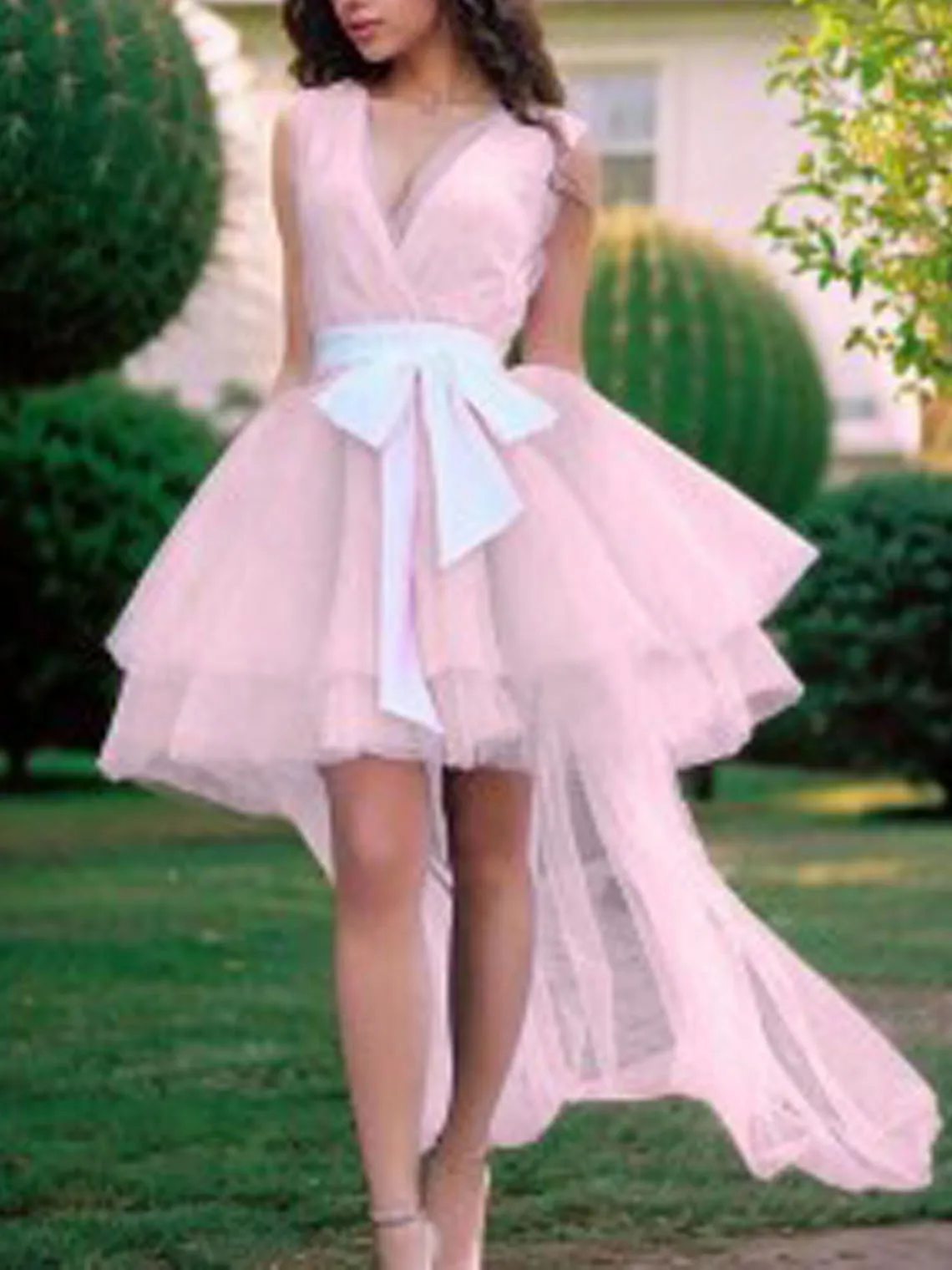 Модное милое коктейльное вечернее платье трапециевидной формы с v-образным вырезом без рукавов из тюля с мини-бантом и узлом, платье для выпускного вечера 2025, бесплатное индивидуальное платье
Модное милое коктейльное вечернее платье трапециевидной формы с v-образным вырезом без рукавов из тюля с мини-бантом и узлом, платье для выпускного вечера 2025, бесплатное индивидуальное платье