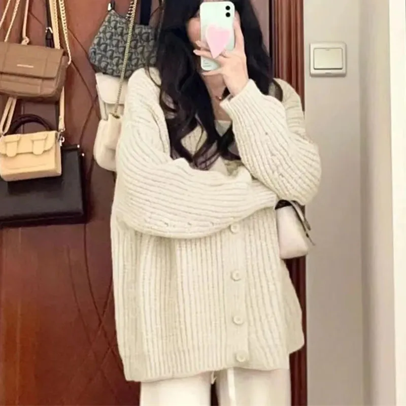 Sweet Female Cardigan Sweater Coat Autumn Winter Lady V-neck Loose Cardigans Knitted Jacket Women Lazy Wind Solid Color Knit Top
Sweet Female Cardigan Sweater Coat Autumn Winter Lady V-neck Loose Cardigans Knitted Jacket Women Lazy Wind Solid Color Knit Top