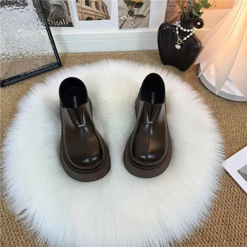 High End Thick Soled Loafers For Women In Spring And Autumn New Round Toe Shoes With One Foot And Small Leather Shoes
High End Thick Soled Loafers For Women In Spring And Autumn New Round Toe Shoes With One Foot And Small Leather Shoes
