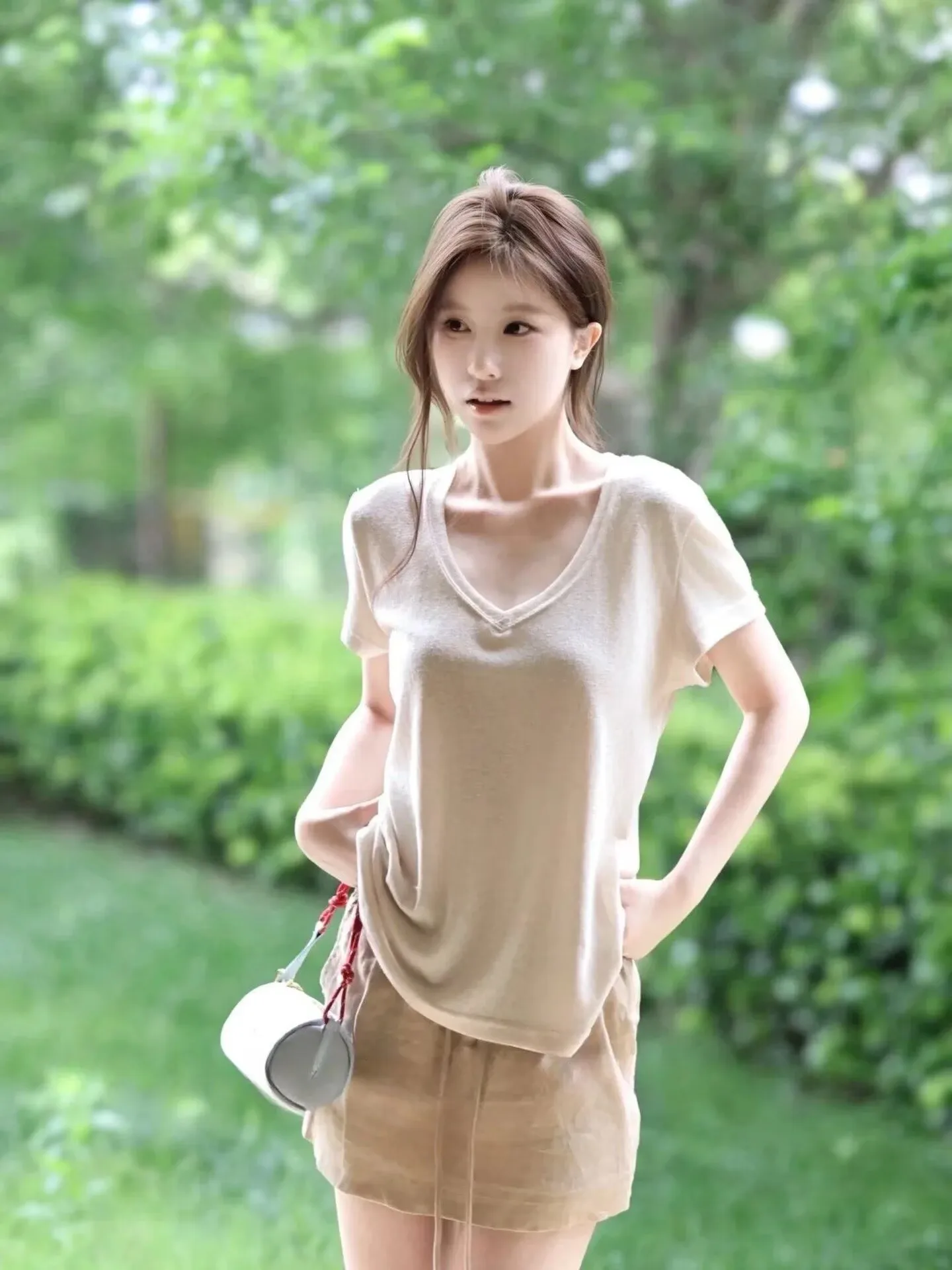Loose Fit Short Sleeve V-Neck T-Shirt Women's Summer New Style Slimming Simple Versatile CleanFit T-Shirt Apricot Color
Loose Fit Short Sleeve V-Neck T-Shirt Women's Summer New Style Slimming Simple Versatile CleanFit T-Shirt Apricot Color