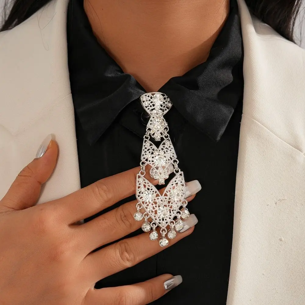 Shiny Adjustable Rhinestone Necktie Tassel Luxury Formal Business Ties Gentleman Style Suit Accessories Crystal Necktie Unisex
Shiny Adjustable Rhinestone Necktie Tassel Luxury Formal Business Ties Gentleman Style Suit Accessories Crystal Necktie Unisex