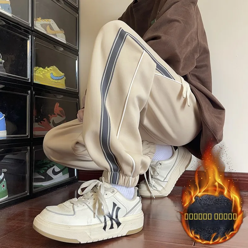 Мужские утепленные спортивные брюки на флисе, осенне-зимние, новые, свободного кроя, молодежные, модные, трендовые, брендовая одежда
Мужские утепленные спортивные брюки на флисе, осенне-зимние, новые, свободного кроя, молодежные, модные, трендовые, брендовая одежда