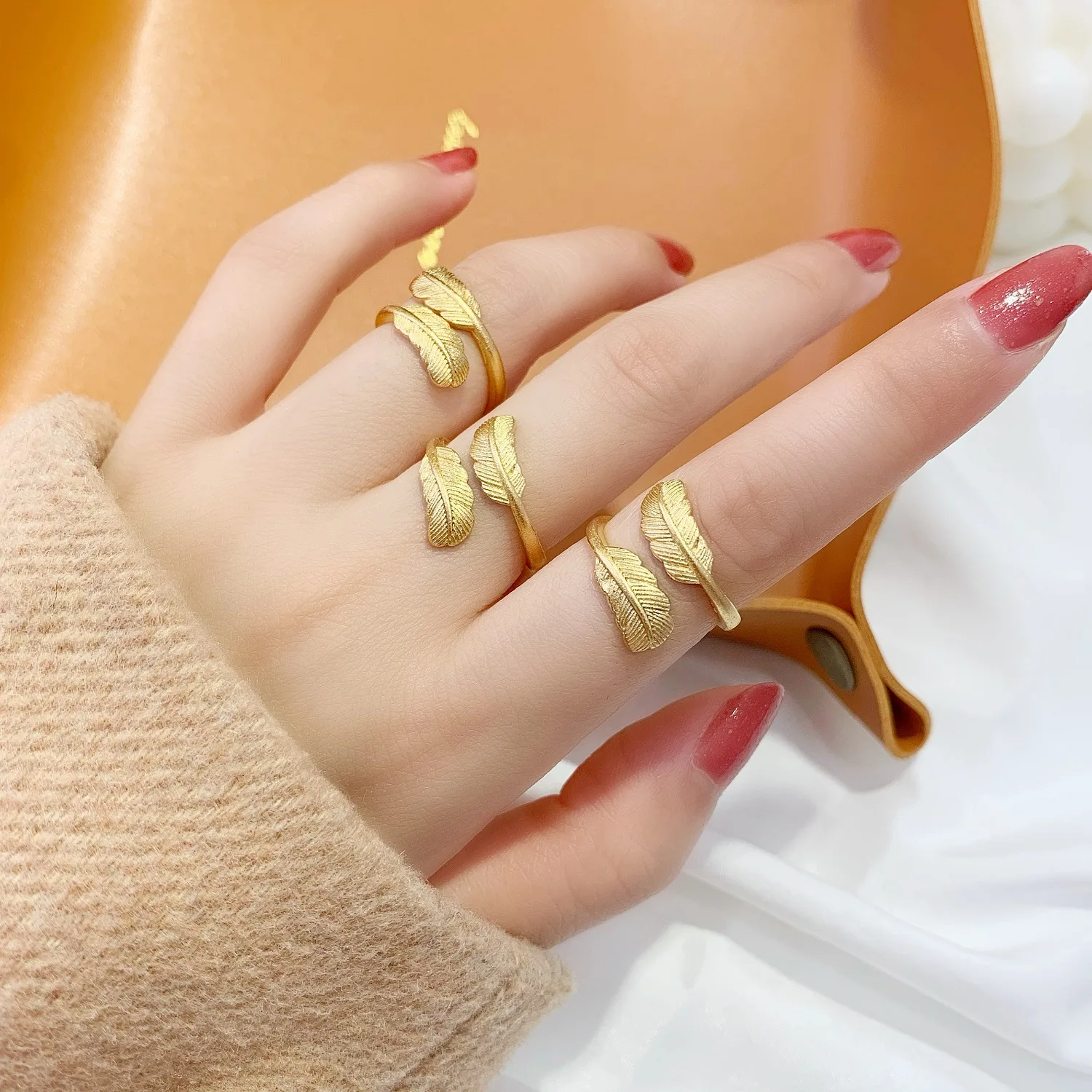 Genuine 14 K Gold Color Adjustable Feather Ring for Women Bride Birthday Wedding Engagement Jewelry Ring Gifts
Genuine 14 K Gold Color Adjustable Feather Ring for Women Bride Birthday Wedding Engagement Jewelry Ring Gifts