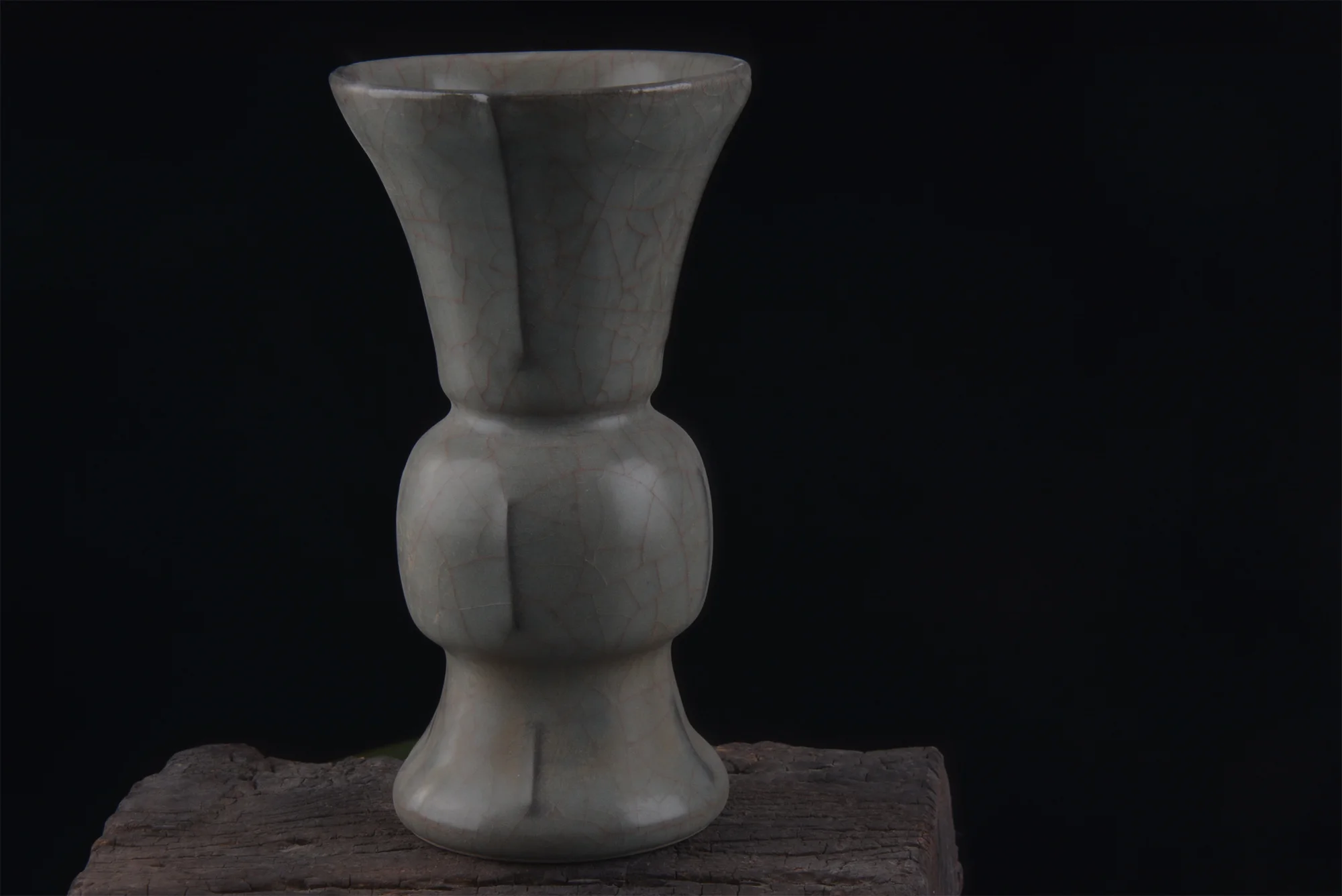 Antique SongDynasty porcelain vase,Guan Kiln ,#021,Hand-painted crafts,Collection&Adornment,Free shipping
Antique SongDynasty porcelain vase,Guan Kiln ,#021,Hand-painted crafts,Collection&Adornment,Free shipping