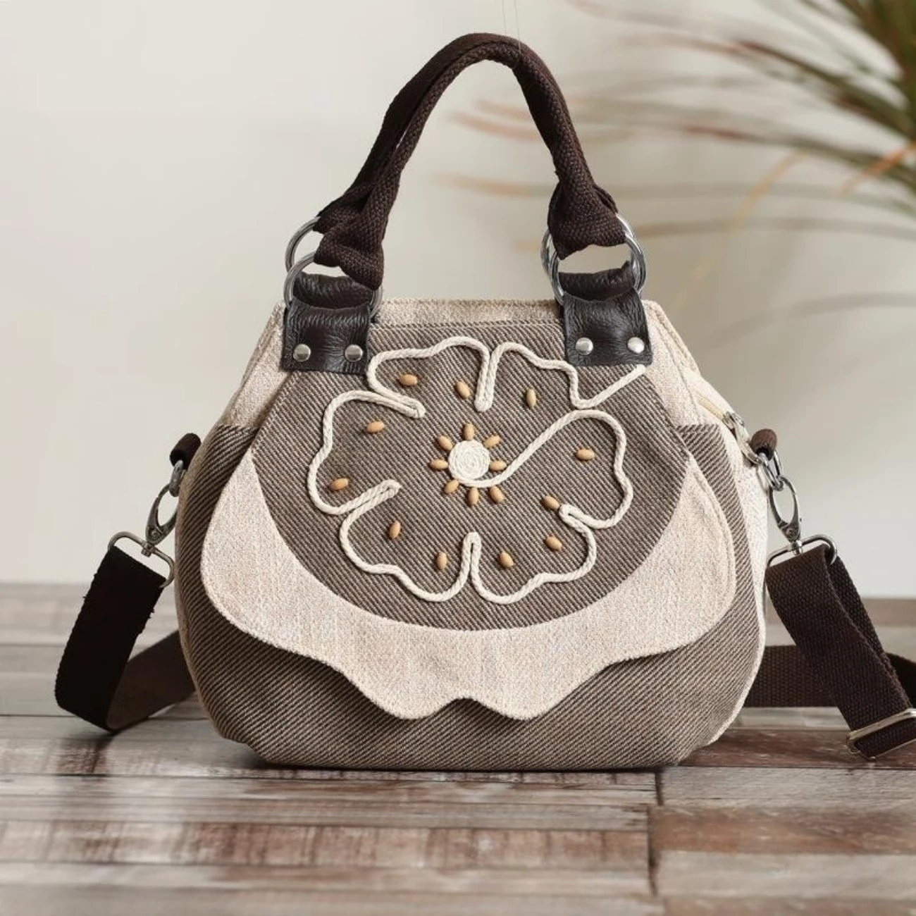 Women's Handheld Crossbody Bag Versatile, Simple and Lightweight Canvas One Shoulder Flower Splice
Women's Handheld Crossbody Bag Versatile, Simple and Lightweight Canvas One Shoulder Flower Splice
