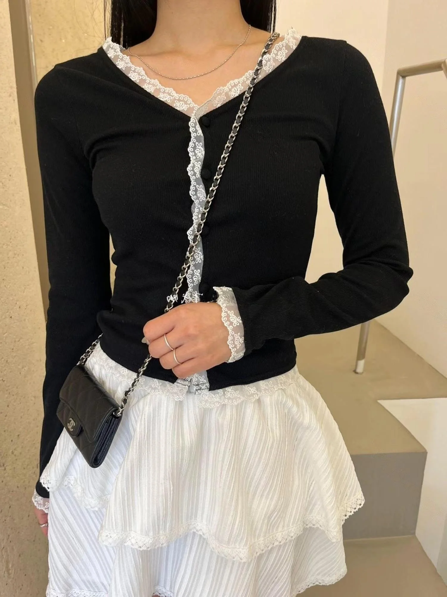 51STUDIO Early Spring New Women's Ruffle Patchwork Buttoned Slim Fit Versatile Open Cardigan Top Fashionable Knittedwear
51STUDIO Early Spring New Women's Ruffle Patchwork Buttoned Slim Fit Versatile Open Cardigan Top Fashionable Knittedwear