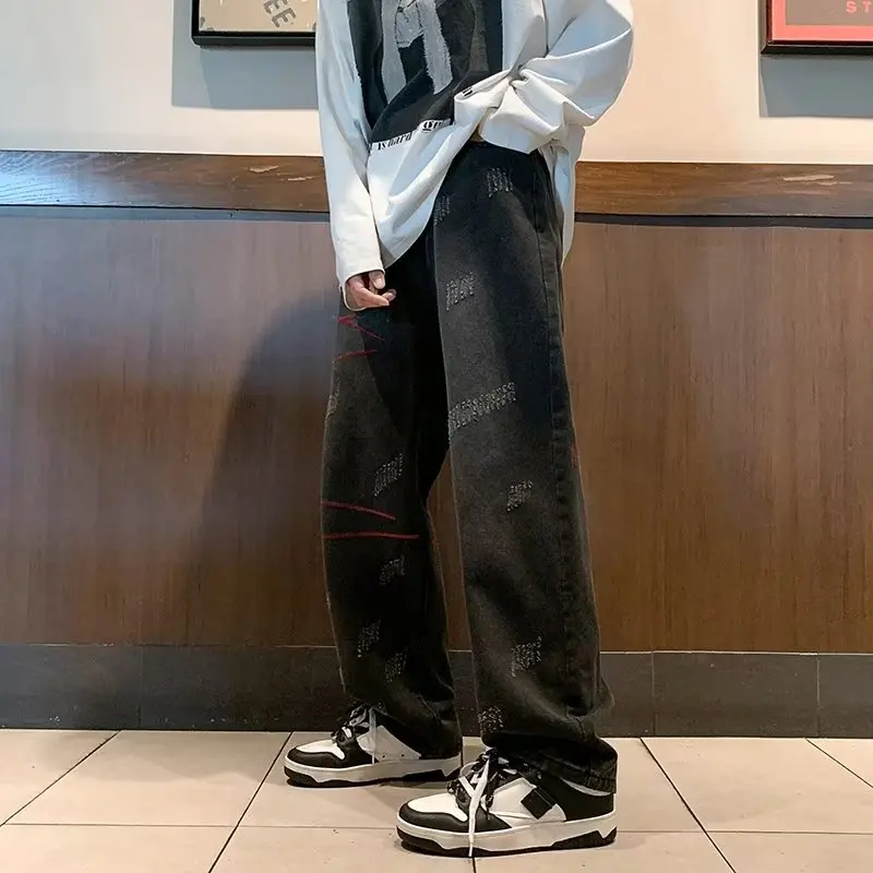 Винтажные мужские джинсы большого размера с вышивкой, прямые брюки свободного покроя, модные уличные джинсовые брюки на весну и осень
Винтажные мужские джинсы большого размера с вышивкой, прямые брюки свободного покроя, модные уличные джинсовые брюки на весну и осень