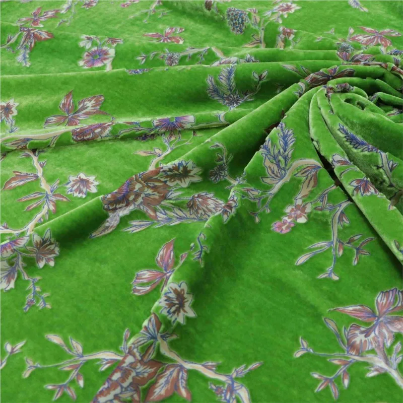 Тканое бархатное парчовое вискозное платье с принтом в виде чонсама и сжиженной ткани 
Тканое бархатное парчовое вискозное платье с принтом в виде чонсама и сжиженной ткани