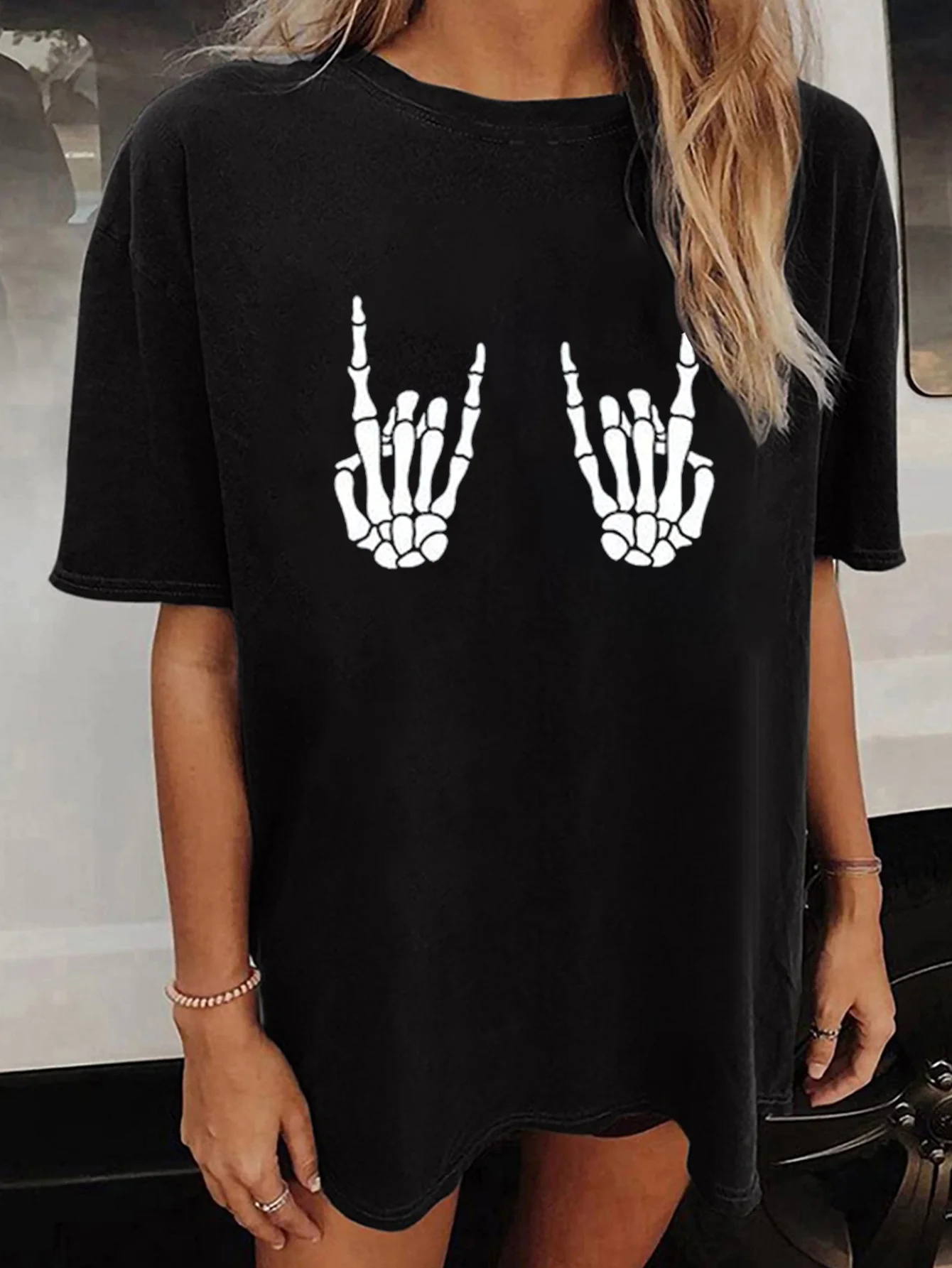 2025 Summer New Arrival Women's Cool Skull Rock Print T-shirt Loose, Breathable and Comfortable Suitable for Shopping
2025 Summer New Arrival Women's Cool Skull Rock Print T-shirt Loose, Breathable and Comfortable Suitable for Shopping