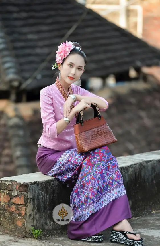 Chinese Women's Autumn Dai Le Traditional Retro Slimming Daily Wear Workwear Lifewear Middle Sleeve Skirt Multi color
Chinese Women's Autumn Dai Le Traditional Retro Slimming Daily Wear Workwear Lifewear Middle Sleeve Skirt Multi color
