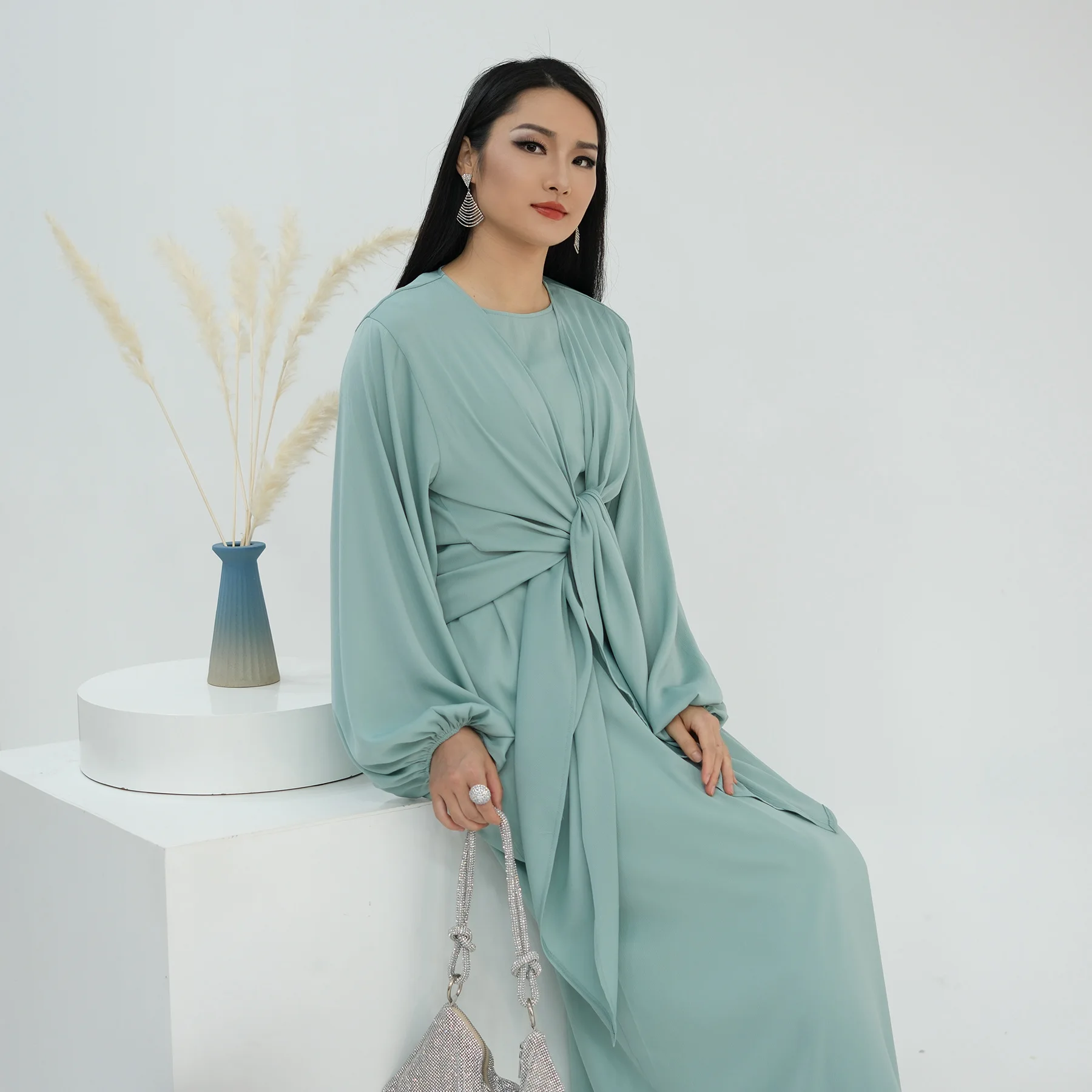 Satin 2 Piece Abaya Dubai Kimono Coat Sleeveless Maxi Dress Suit Set Muslim Prayer Clothes Women Marocain Robe Femme Musulmane
Satin 2 Piece Abaya Dubai Kimono Coat Sleeveless Maxi Dress Suit Set Muslim Prayer Clothes Women Marocain Robe Femme Musulmane