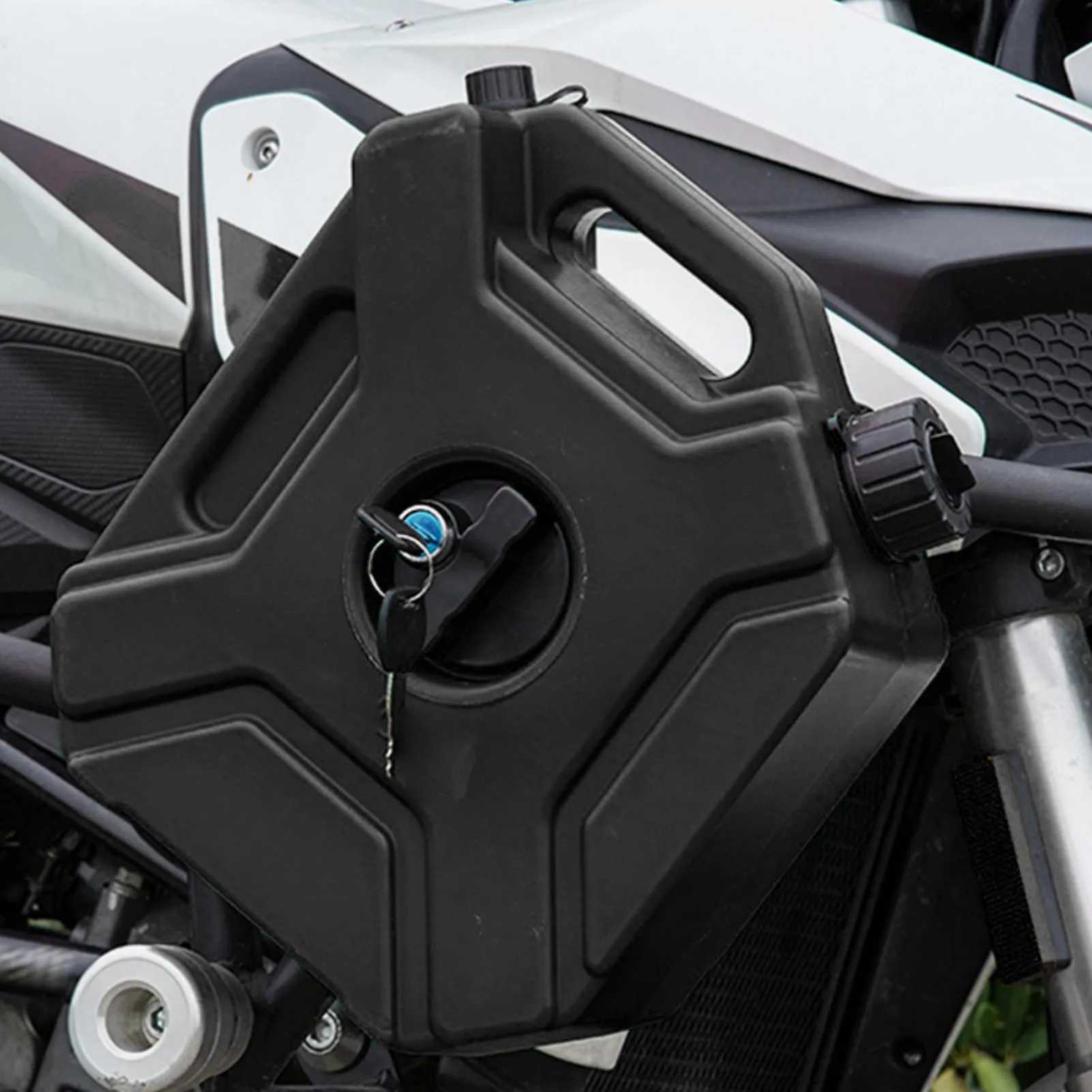 Tank with Locking Mounting Bracket 5L Lockable Secure Mounting System Container Box Universal for Motorcycle Car SUV ATV
Tank with Locking Mounting Bracket 5L Lockable Secure Mounting System Container Box Universal for Motorcycle Car SUV ATV
