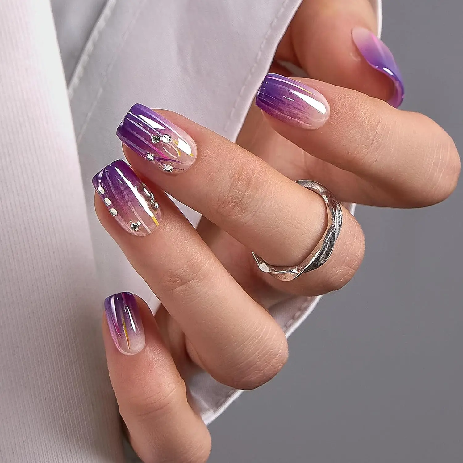 Gradient Purple Lines Press On Nails Kit Full Cover False Nail Tips with Trendy Designs Reusable Glue Included Nail File
Gradient Purple Lines Press On Nails Kit Full Cover False Nail Tips with Trendy Designs Reusable Glue Included Nail File