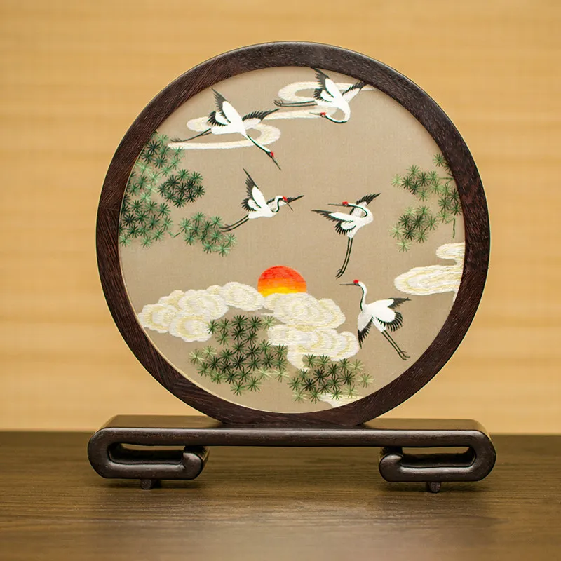Suzhou embroidery ornament classical Chinese desktop table setting embroidery creative small table screen
Suzhou embroidery ornament classical Chinese desktop table setting embroidery creative small table screen