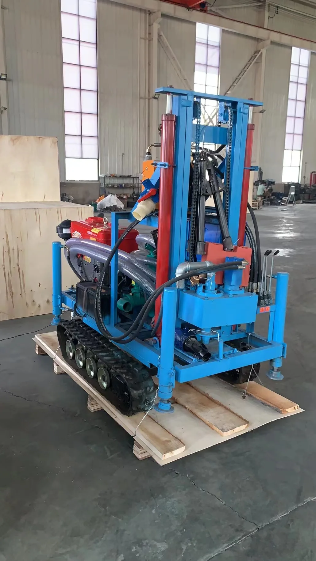 Customizable Portable High Performance Diesel Hydraulic Crawler Water Well Drilling Rig 150m 200m 250m
Customizable Portable High Performance Diesel Hydraulic Crawler Water Well Drilling Rig 150m 200m 250m