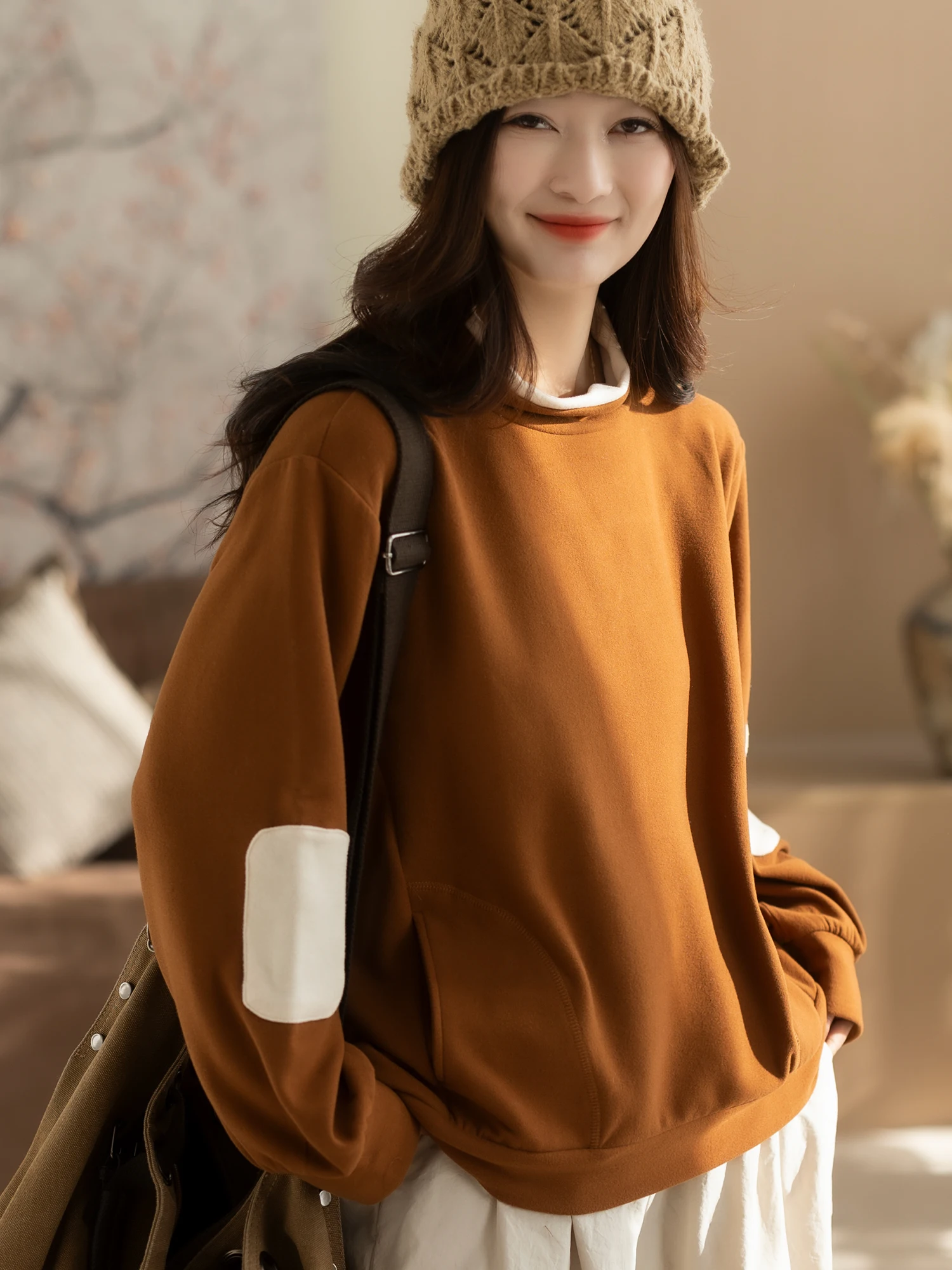 Свободный женский базовый топ с высоким воротником в винтажном стиле, осенне-зимняя новинка, повседневная модная женская кофта, уличная одежда
Свободный женский базовый топ с высоким воротником в винтажном стиле, осенне-зимняя новинка, повседневная модная женская кофта, уличная одежда