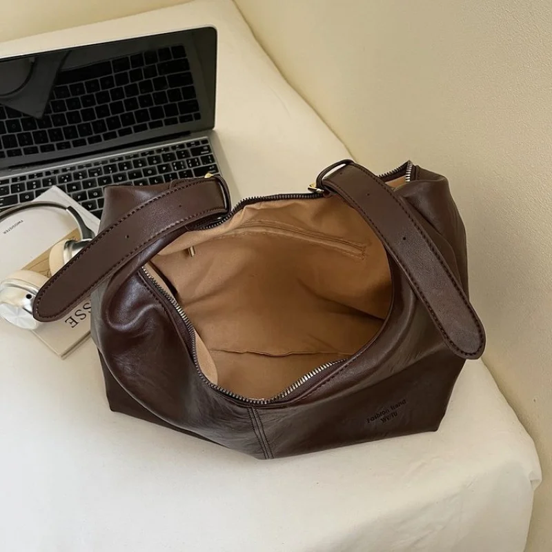 Элегантная шерстяная сумка 2025 года, новая женская роскошная брендовая кожаная сумка через плечо, известный дизайнер, винтажная популярная классика
Элегантная шерстяная сумка 2025 года, новая женская роскошная брендовая кожаная сумка через плечо, известный дизайнер, винтажная популярная классика 