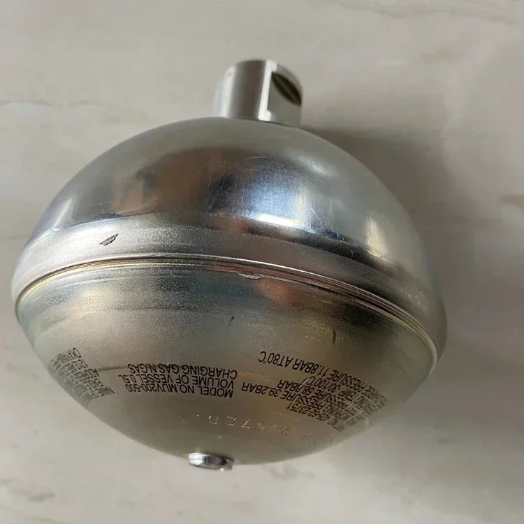 WA380-6 WA430-6 Wheel Loader Accumulator 425-62-23750 4256223750 425-62-23751
WA380-6 WA430-6 Wheel Loader Accumulator 425-62-23750 4256223750 425-62-23751