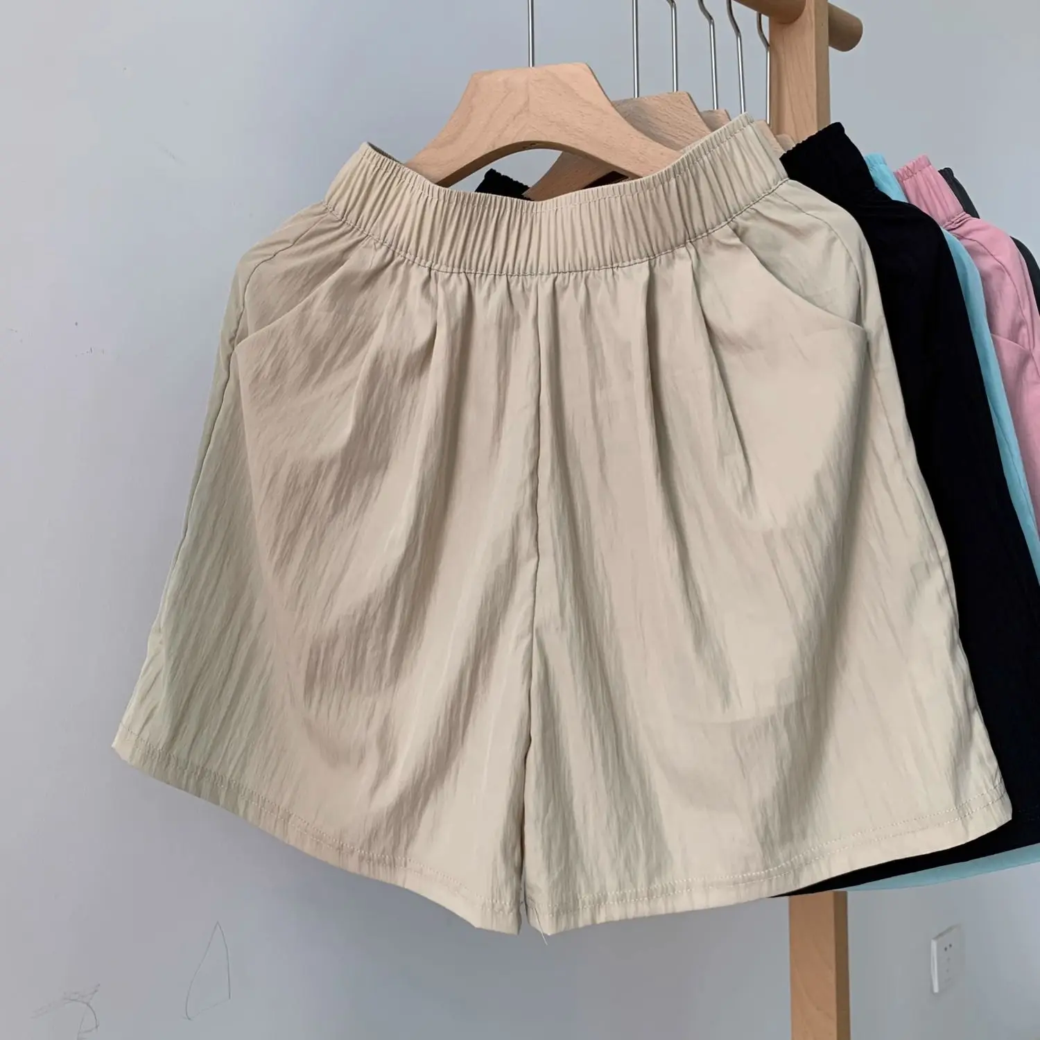 Summer Lightweight High-Waist Loose Casual Shorts
Summer Lightweight High-Waist Loose Casual Shorts