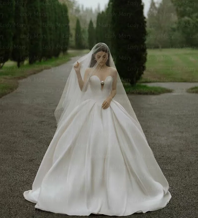 Customized Wedding Dresses Big Pearl Satin Bridal Gowns Sweetheart Neck Sweep Train Formal Garden Marriage Gowns
Customized Wedding Dresses Big Pearl Satin Bridal Gowns Sweetheart Neck Sweep Train Formal Garden Marriage Gowns
