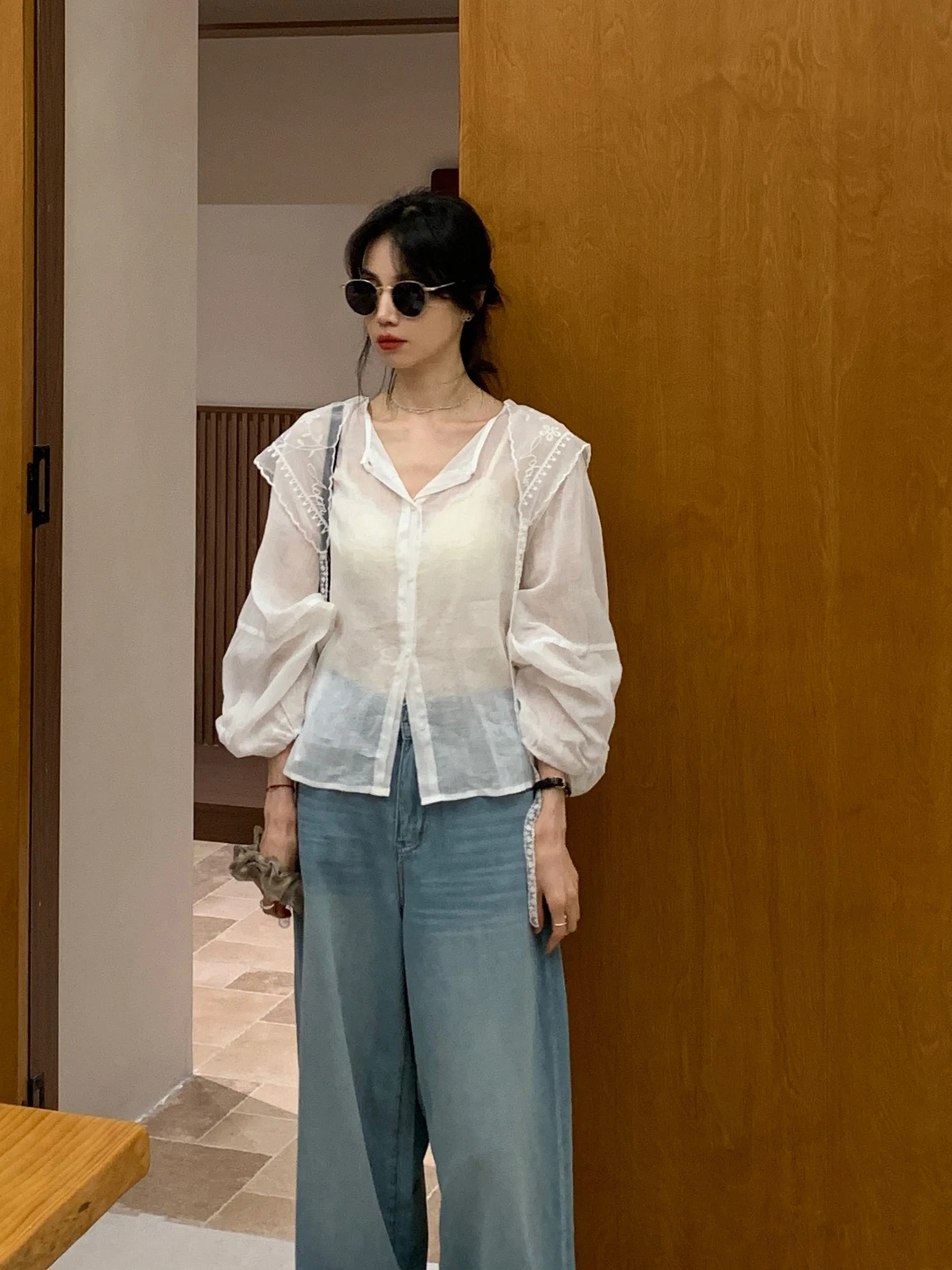 BRIVIN White Long Sleeve Women's Shirt New Hemp Material Thin Elegant Slimming Breathable Top Gentle Style Loose Fit Waist
BRIVIN White Long Sleeve Women's Shirt New Hemp Material Thin Elegant Slimming Breathable Top Gentle Style Loose Fit Waist