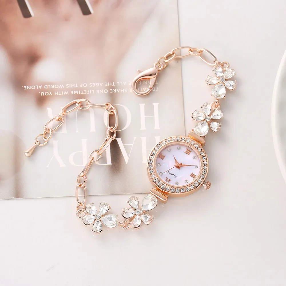 Кварцевые часы-браслет с римскими циферблатами, драгоценный камень, цветочная застежка, встроенные бриллиантами, винтажные круглые женские часы, регулируемый корпус из сплава
Кварцевые часы-браслет с римскими циферблатами, драгоценный камень, цветочная застежка, встроенные бриллиантами, винтажные круглые женские часы, регулируемый корпус из сплава