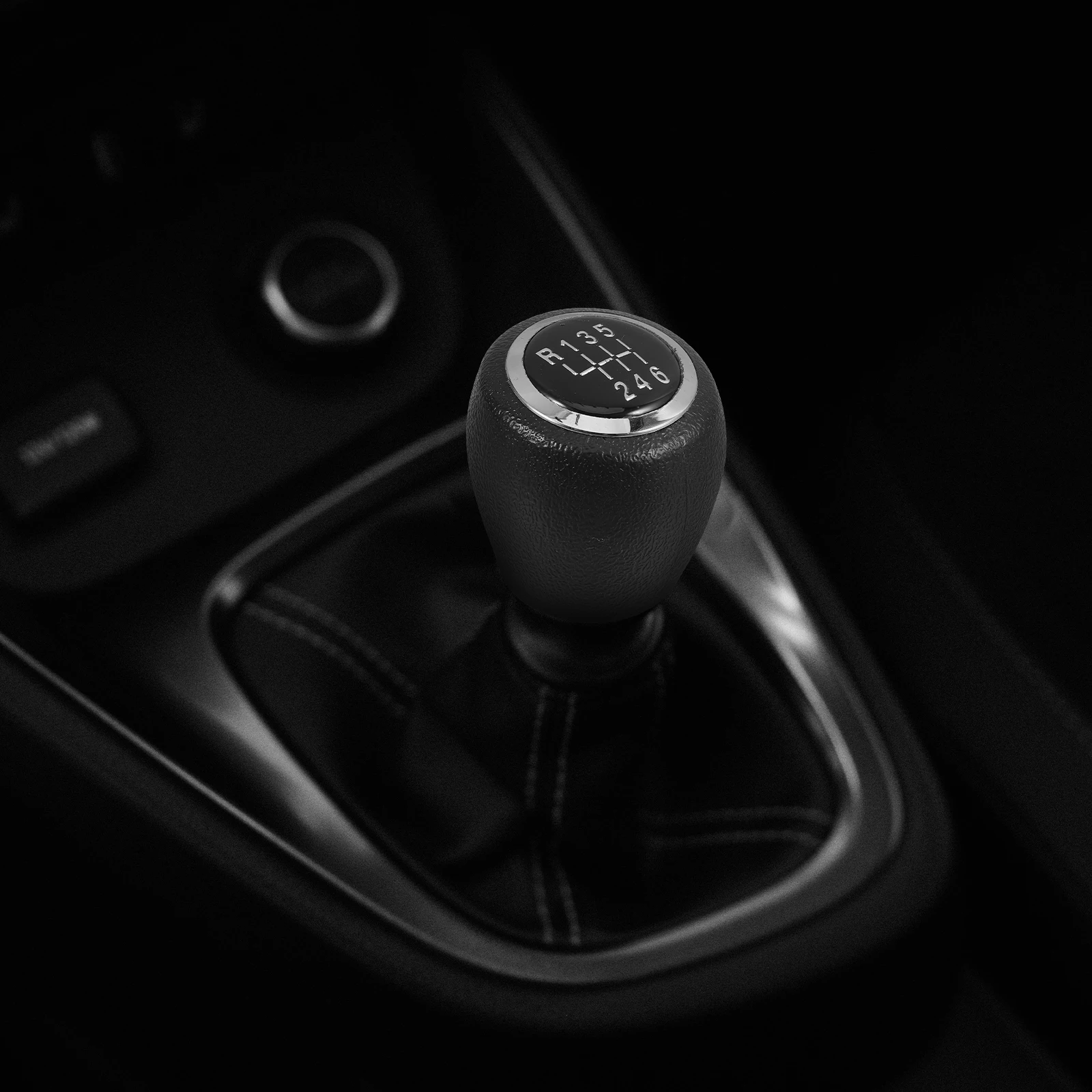 Car Gear Shift Knob 6 Speed Manual Vehicle Transmission Knobs PVC ABS Durability Comfort Grip Stylish Car Modification 
Car Gear Shift Knob 6 Speed Manual Vehicle Transmission Knobs PVC ABS Durability Comfort Grip Stylish Car Modification