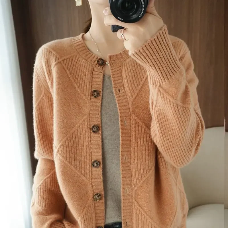 Sweater for Women 2024 Autumn Korean Fashion Knitted Sweaters Cardigan Loose Casual Long Sleeve Sweters Cardigans Jacket Female
Sweater for Women 2024 Autumn Korean Fashion Knitted Sweaters Cardigan Loose Casual Long Sleeve Sweters Cardigans Jacket Female