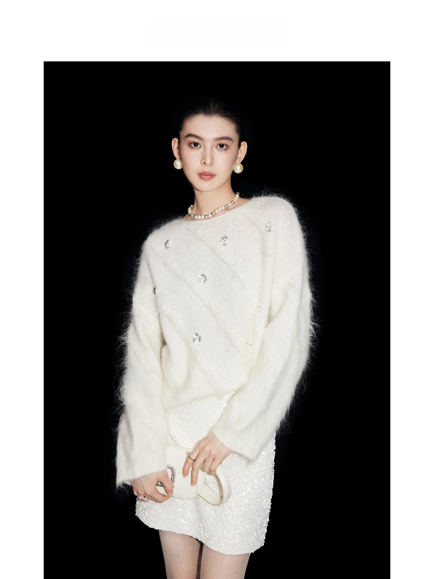 MandyZhang Luxury Alpaca Knitted Sweater Women's Loose Fit Long Sleeve round Neck Embellished Flower Casual Comfortable Autum...
MandyZhang Luxury Alpaca Knitted Sweater Women's Loose Fit Long Sleeve round Neck Embellished Flower Casual Comfortable Autum...