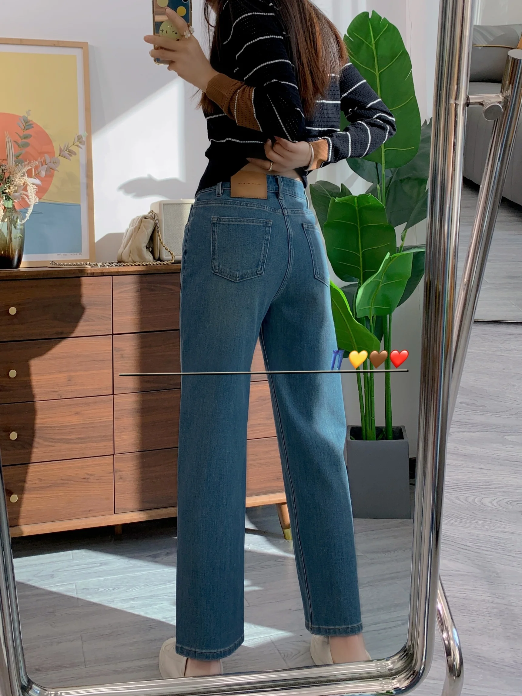 Дышащие джинсы прямого кроя для женщин, свободные, стройнящие, эластичные, в стиле «французский хлеб», повседневные, с высокой талией, из хлопкового стрейч-денима
Дышащие джинсы прямого кроя для женщин, свободные, стройнящие, эластичные, в стиле «французский хлеб», повседневные, с высокой талией, из хлопкового стрейч-денима