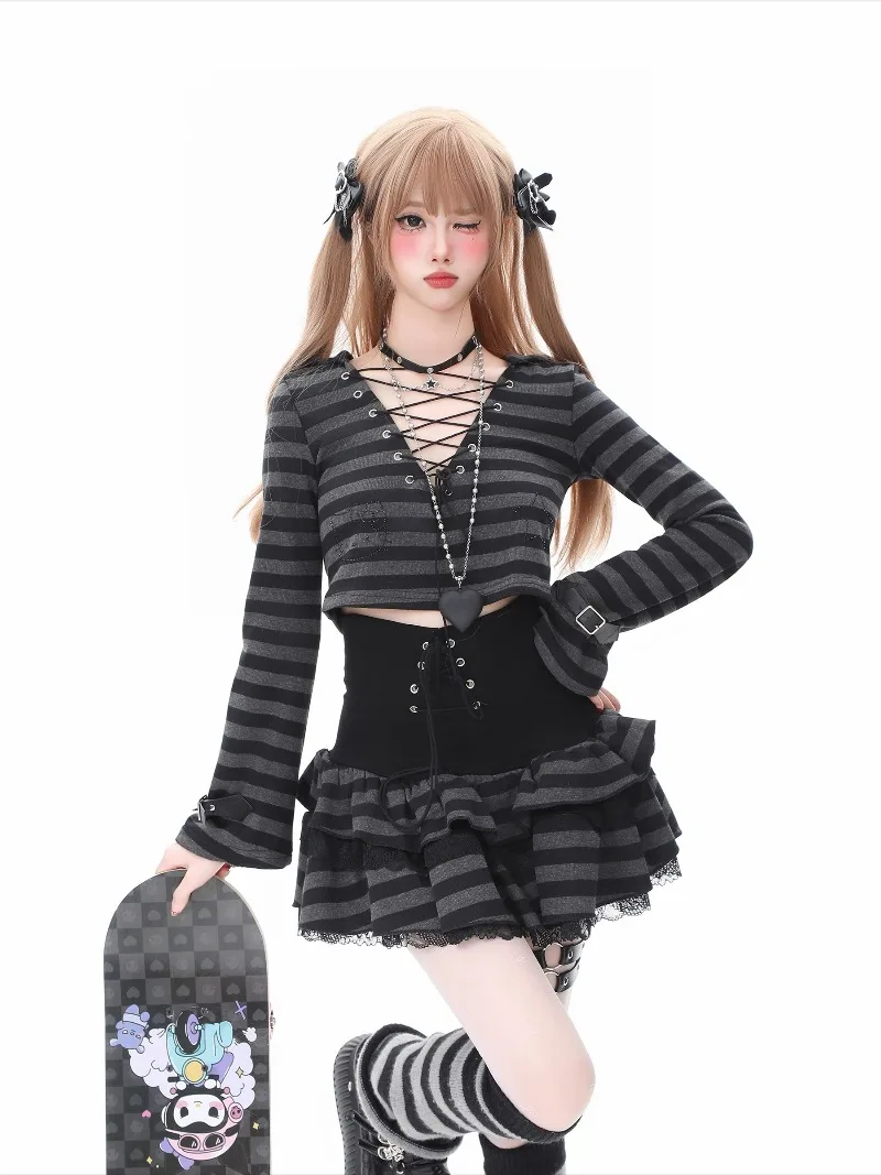 Spring Autumn New Style Tie Stripe Set Sweet Cute Girl Y2K Long Sleeve Hooded Top and High Waist Lace A- Line Short Skirt
Spring Autumn New Style Tie Stripe Set Sweet Cute Girl Y2K Long Sleeve Hooded Top and High Waist Lace A- Line Short Skirt