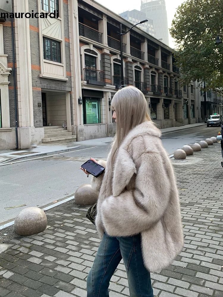 Mauroicardi Winter Thick Warm Hairy Shaggy Soft Faux Fox Fur Coat Women Loose Casual Korean Fashion Fluffy Jacket Cardigan 2024
Mauroicardi Winter Thick Warm Hairy Shaggy Soft Faux Fox Fur Coat Women Loose Casual Korean Fashion Fluffy Jacket Cardigan 2024