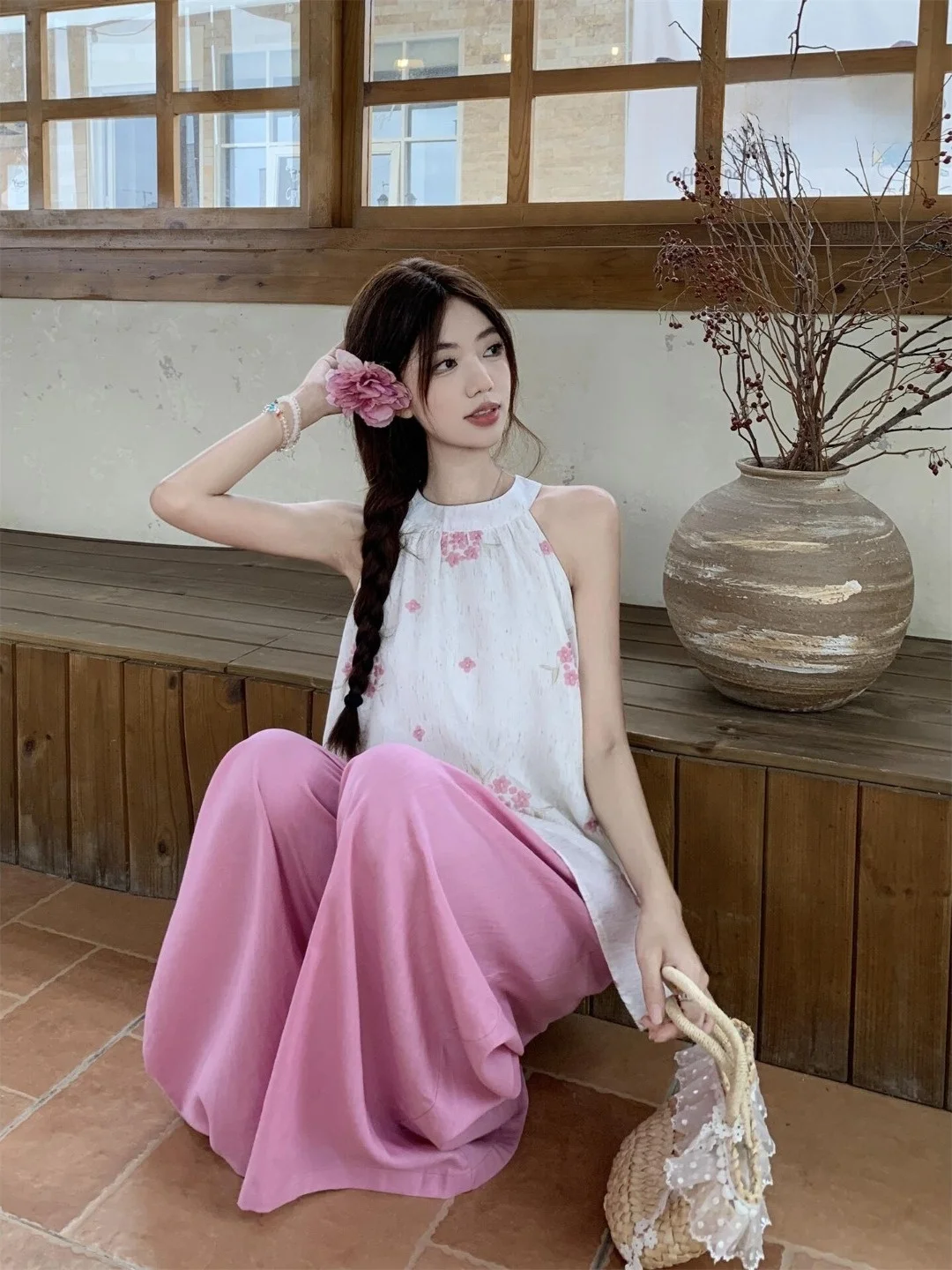 Korean Style Floral Print Summer Shirt And Vest Set Women's Sleeveless Neck Hanging Strap Top Casual Loose Fit Cotton Blend
Korean Style Floral Print Summer Shirt And Vest Set Women's Sleeveless Neck Hanging Strap Top Casual Loose Fit Cotton Blend