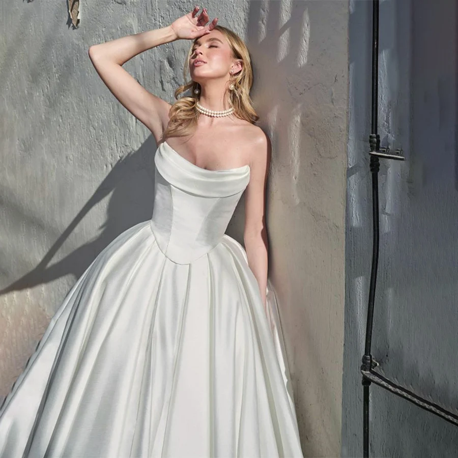 Customized Strapless Sleeveless Plus Size Bridal Dress Beach Wedding Guest Dress A-Line Bridal Gown robe de mariée
Customized Strapless Sleeveless Plus Size Bridal Dress Beach Wedding Guest Dress A-Line Bridal Gown robe de mariée
