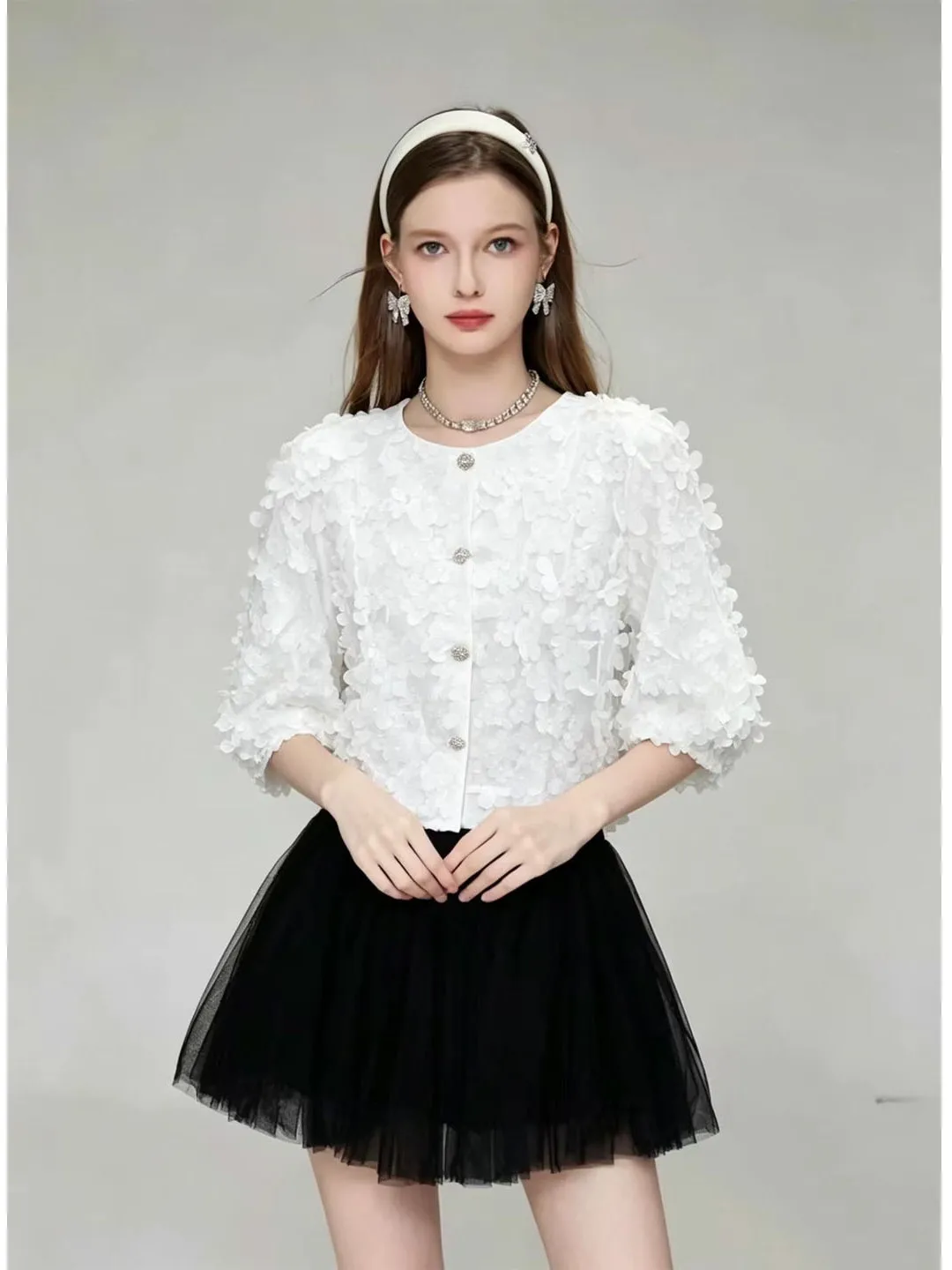 Elegant Sweet Floral Top 3D Embellished Slimming Versatile Commute Shirt Korean Loose Fit Short Sleeve round Neck Button Detail
Elegant Sweet Floral Top 3D Embellished Slimming Versatile Commute Shirt Korean Loose Fit Short Sleeve round Neck Button Detail