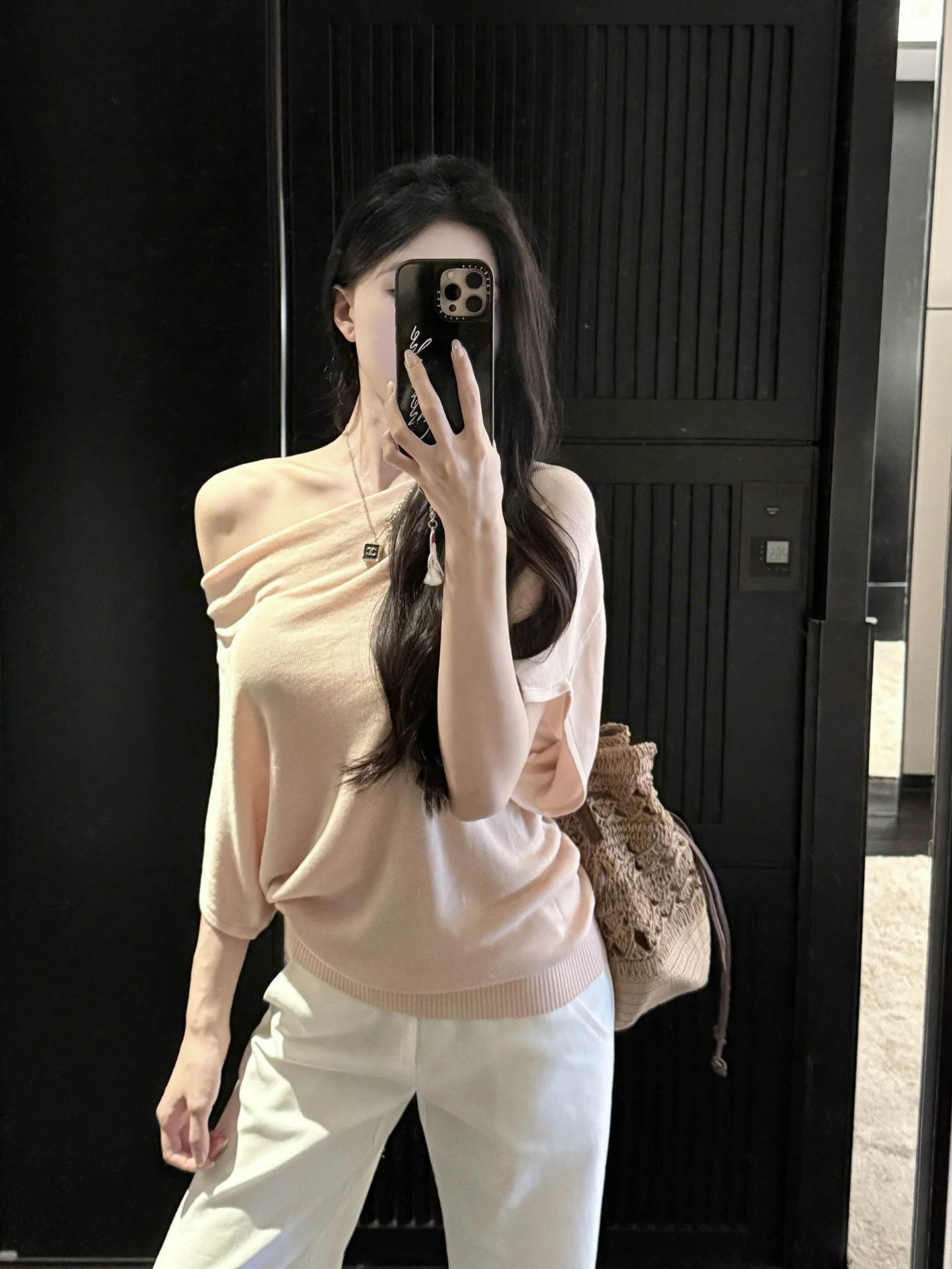 Женская футболка Lesaire Chenxi с дизайнерским вырезом на плечах, свободного кроя, с коротким рукавом, летняя, новая текстура, стройнящая, повседневный топ с кружевным воротником, однотонная
Женская футболка Lesaire Chenxi с дизайнерским вырезом на плечах, свободного кроя, с коротким рукавом, летняя, новая текстура, стройнящая, повседневный топ с кружевным воротником, однотонная