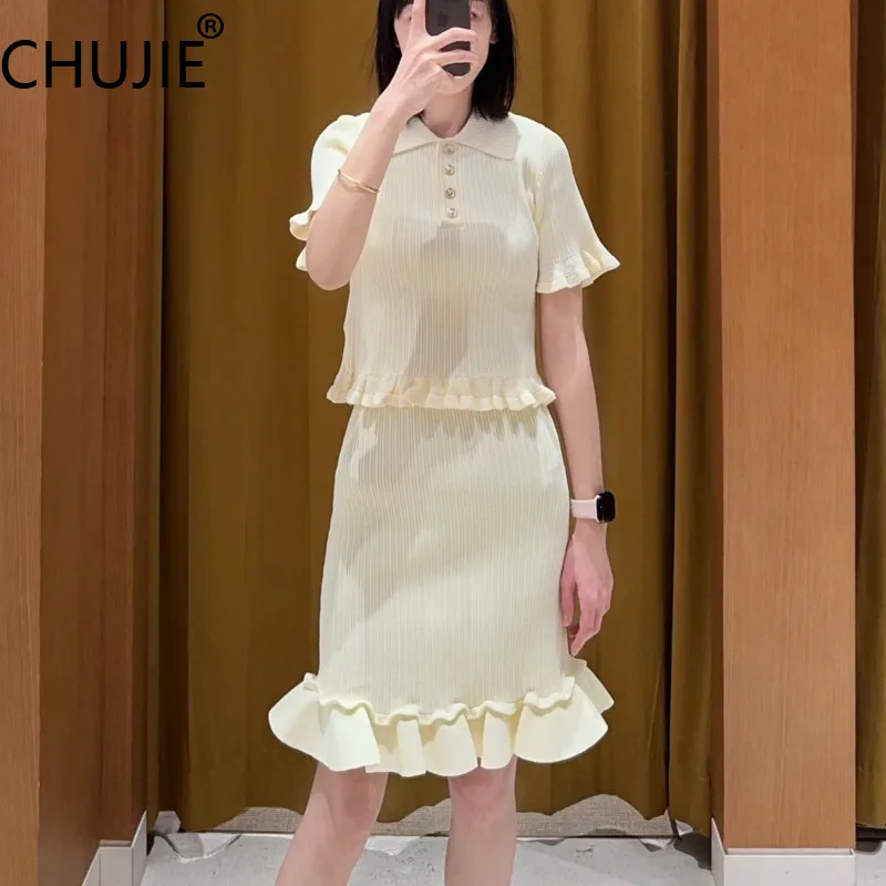CHUJIE Women's Dress Set 2025 Spring/Summer New French Hollowed Out Ruffle Edge Short POLO Collar Knitted Sweater Top+skirt Set
CHUJIE Women's Dress Set 2025 Spring/Summer New French Hollowed Out Ruffle Edge Short POLO Collar Knitted Sweater Top+skirt Set