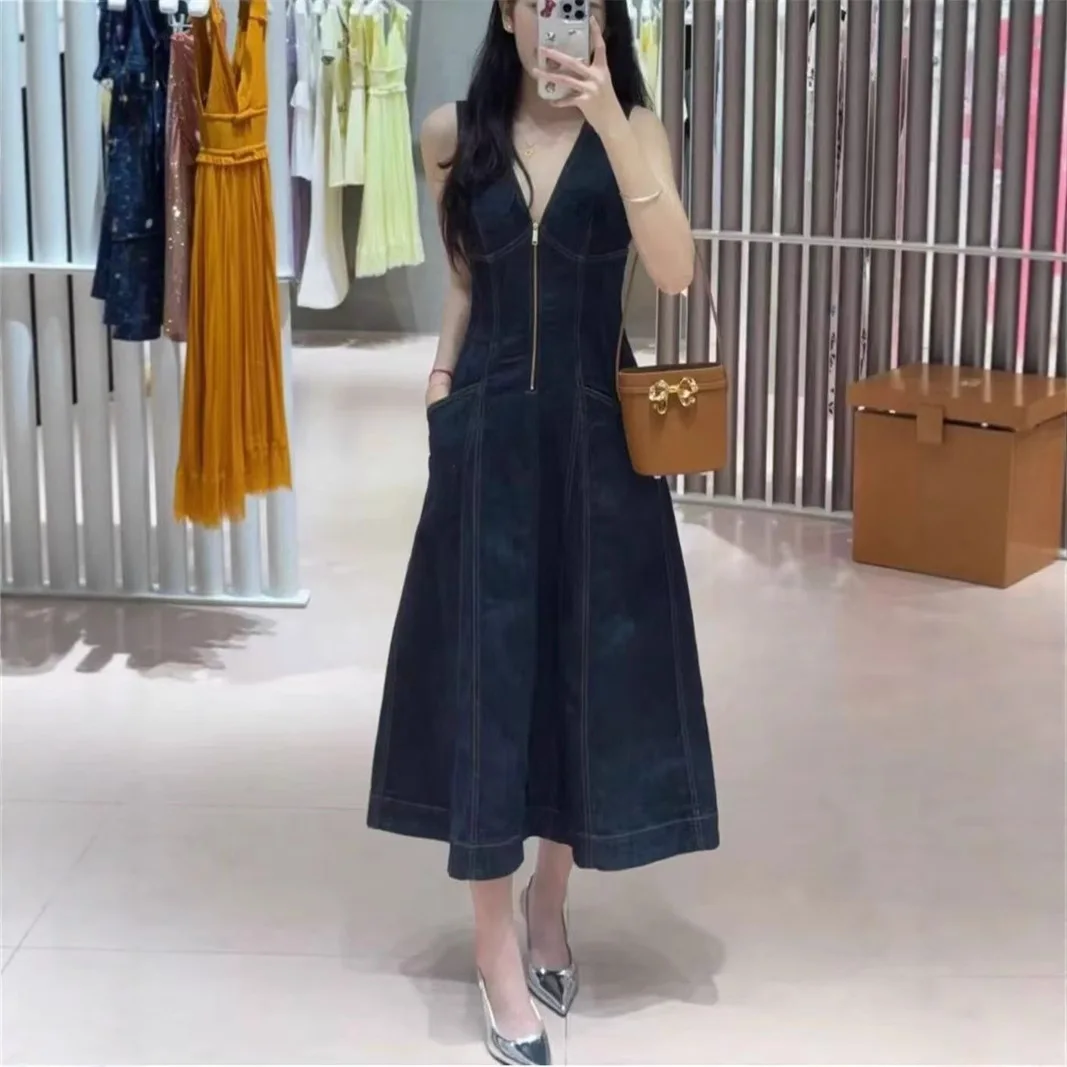 25 Summer Fashion French Vintage Denim Dress V Neck Waist Tie Slim Long Vest Dress
25 Summer Fashion French Vintage Denim Dress V Neck Waist Tie Slim Long Vest Dress